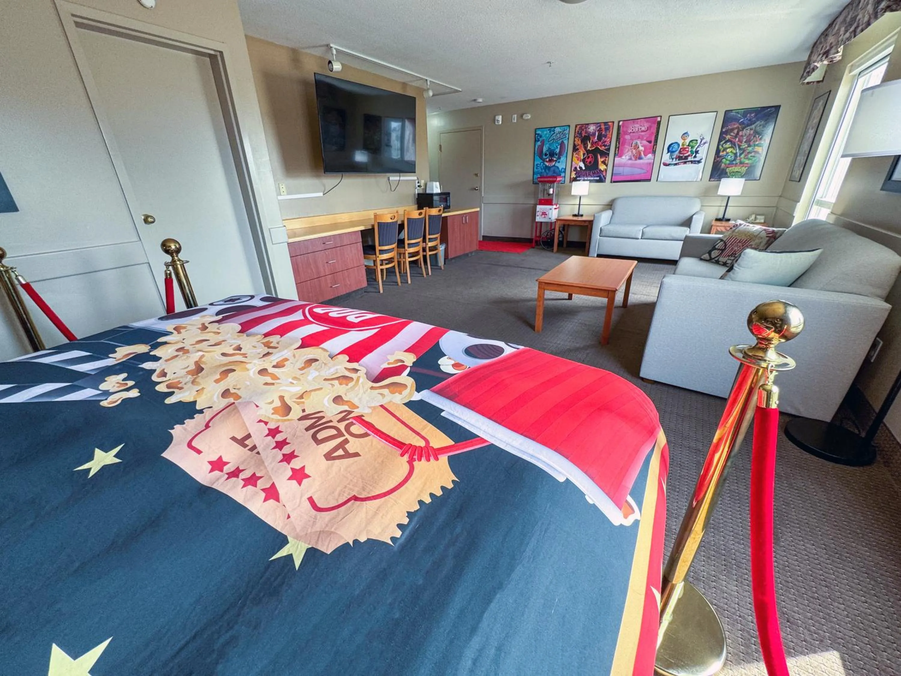 Living room in Super 8 by Wyndham Edmonton South