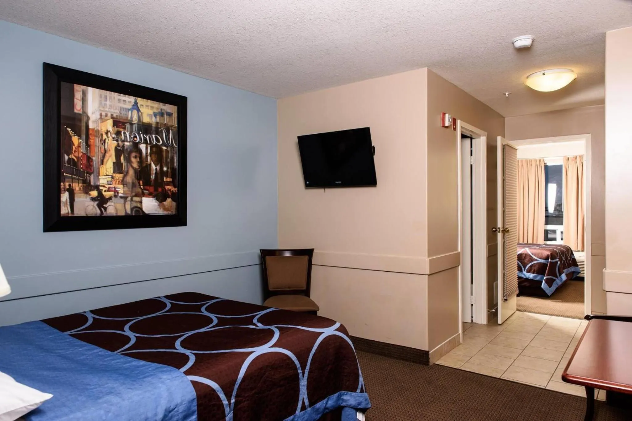 Photo of the whole room, Bed in Super 8 by Wyndham Edmonton South