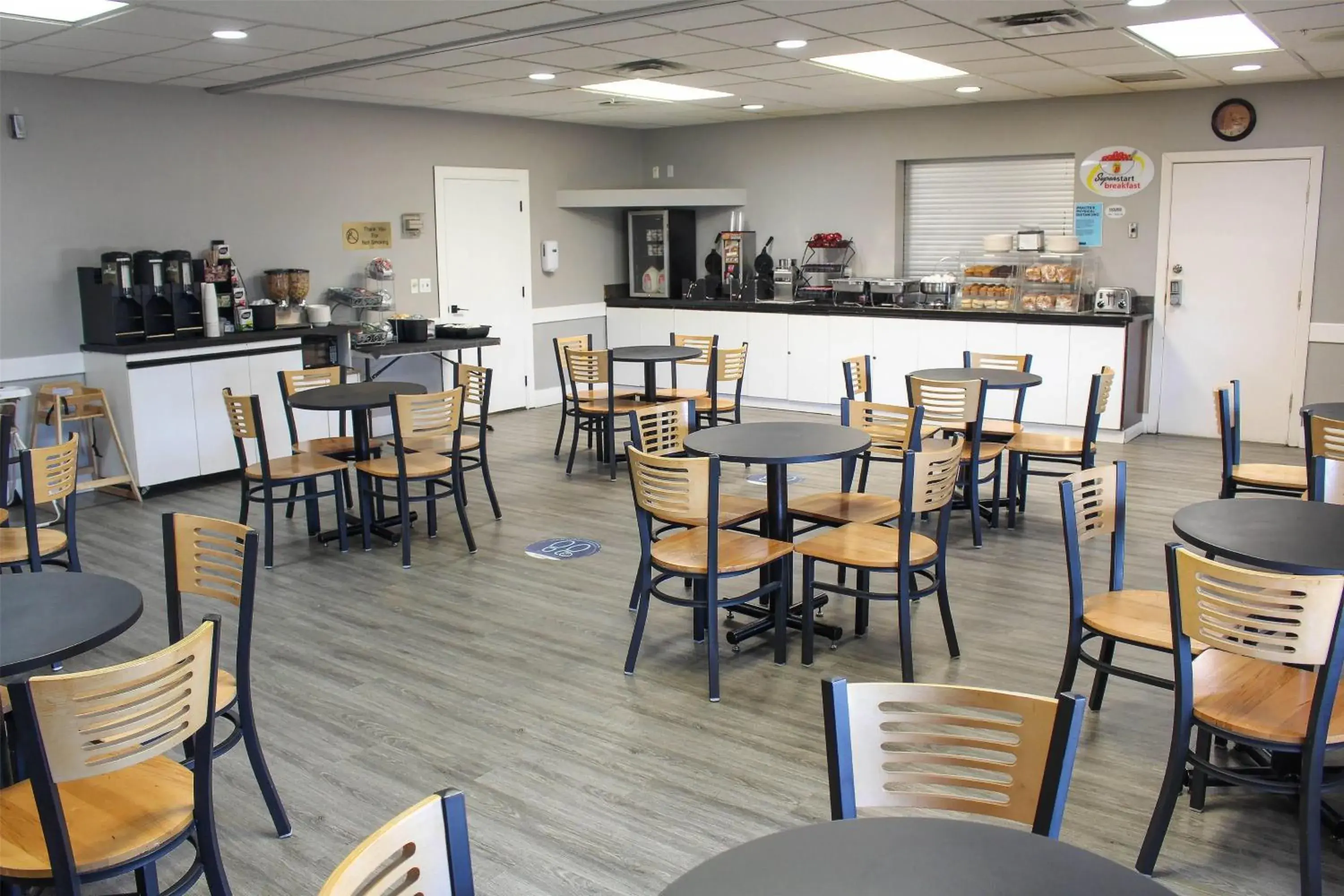 Breakfast in Super 8 by Wyndham Edmonton South Breakfast in Super 8 by Wyndham Edmonton South