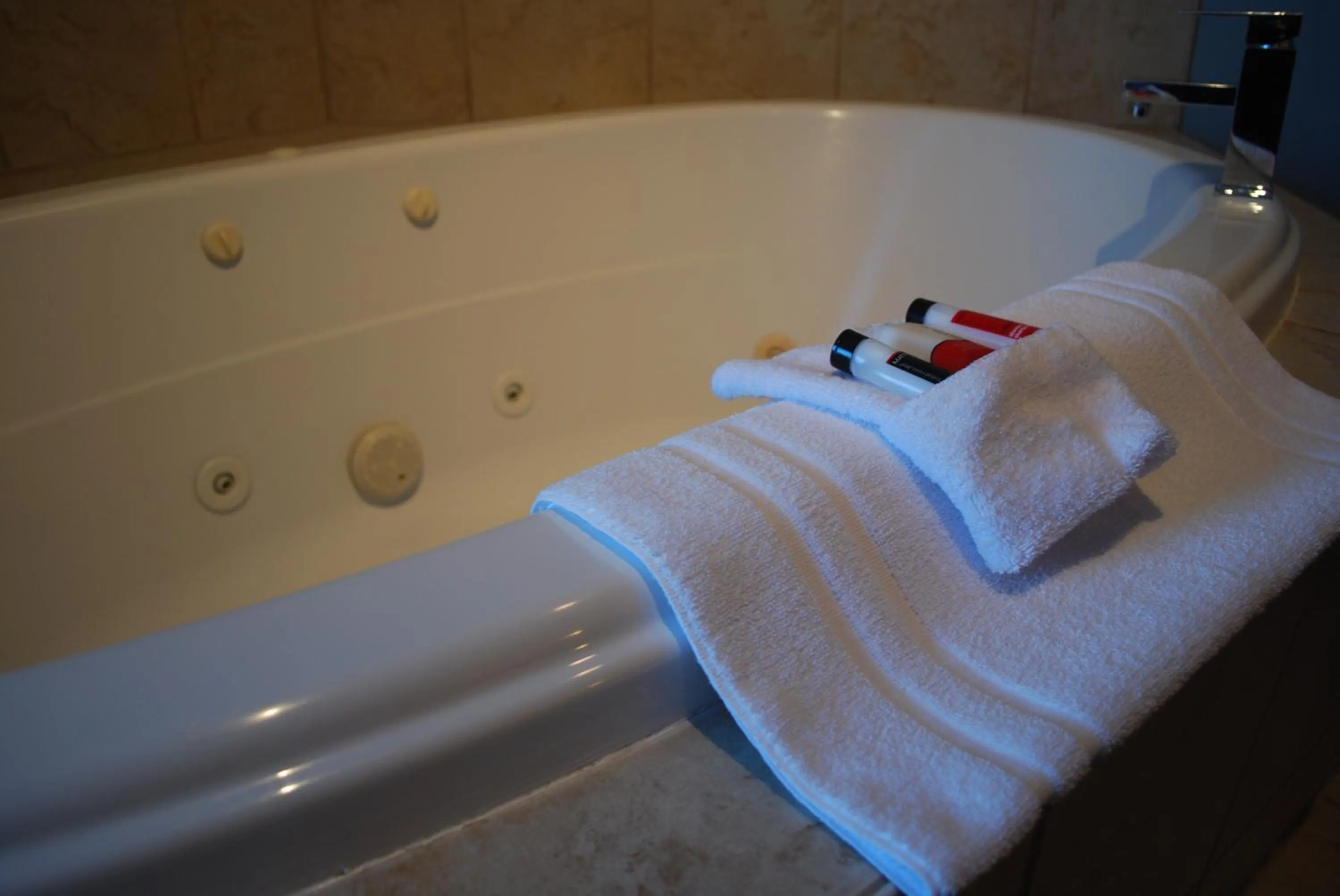 Bath in Super 8 by Wyndham Edmonton South