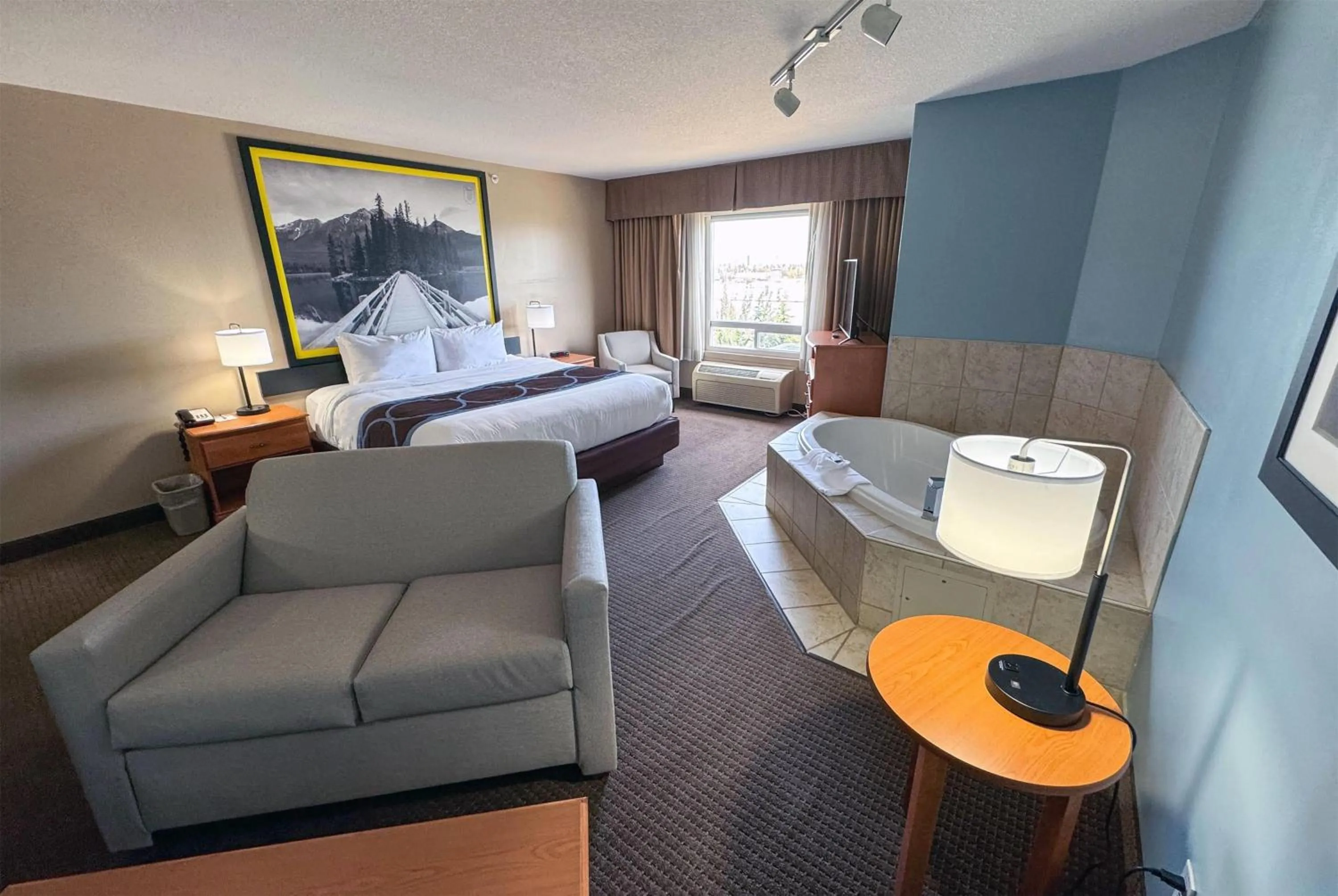 Photo of the whole room, Bed in Super 8 by Wyndham Edmonton South