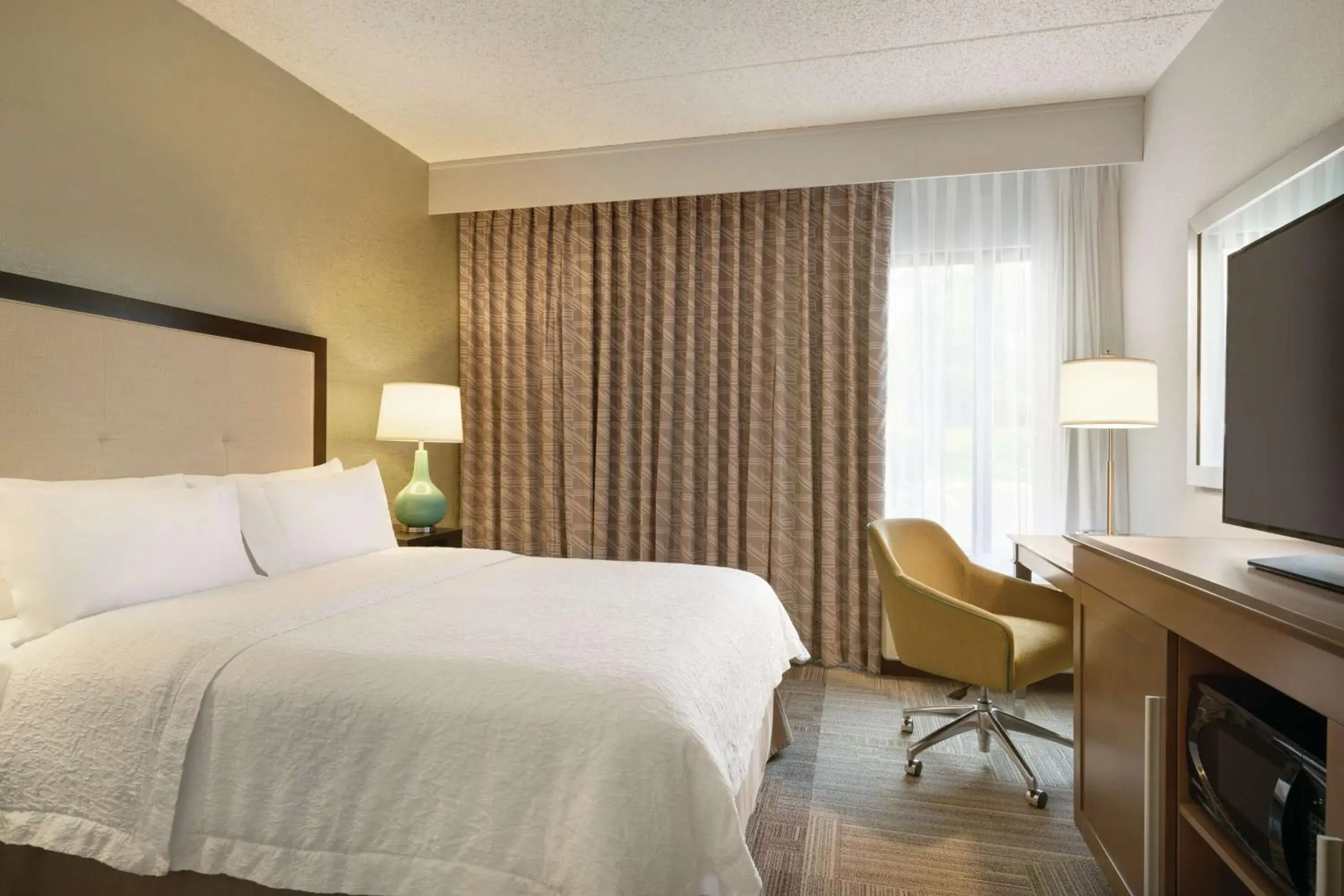 Bedroom, Bed in Hampton Inn Reading/Wyomissing Bedroom, Bed in Hampton Inn Reading/Wyomissing