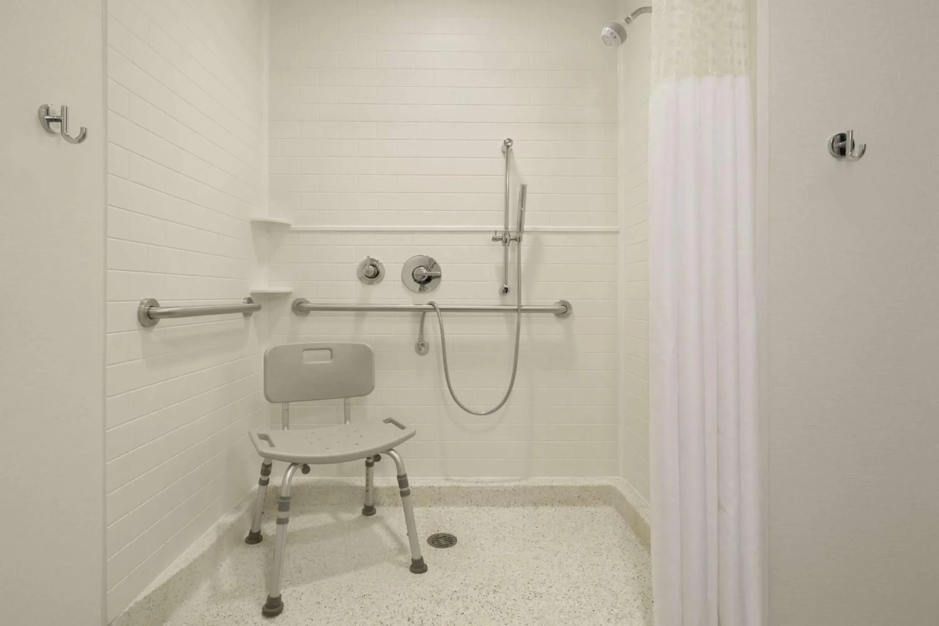 Bathroom in Hampton Inn Reading/Wyomissing Bathroom in Hampton Inn Reading/Wyomissing