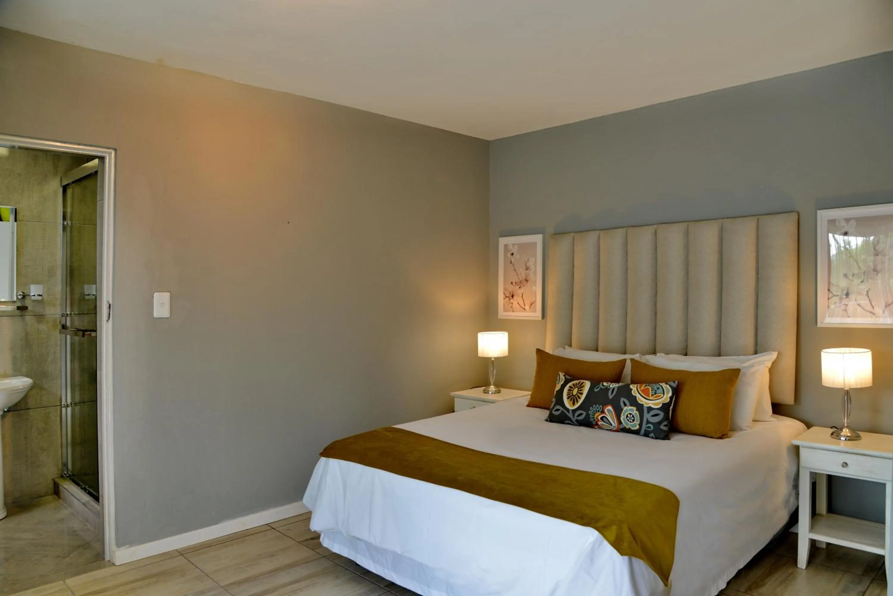 Bedroom, Bed in The Shore House