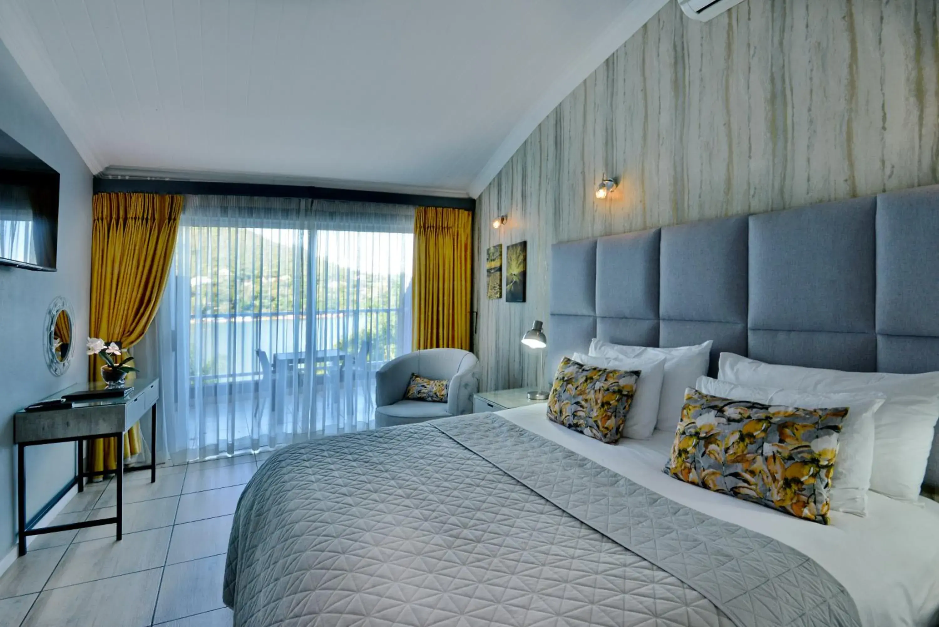 Photo of the whole room, Bed in The Shore House Photo of the whole room, Bed in The Shore House