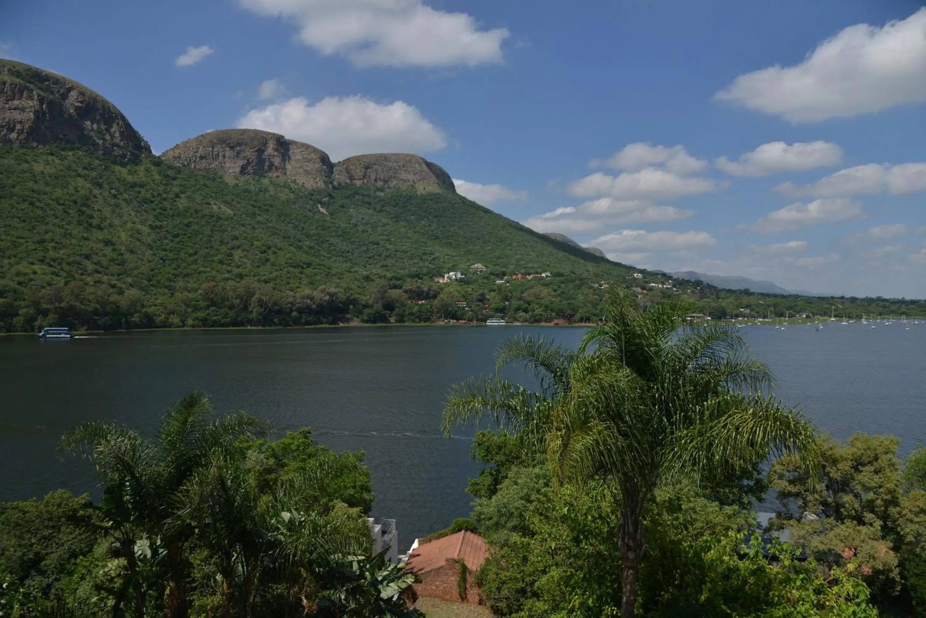 Mountain view in The Shore House Mountain view in The Shore House