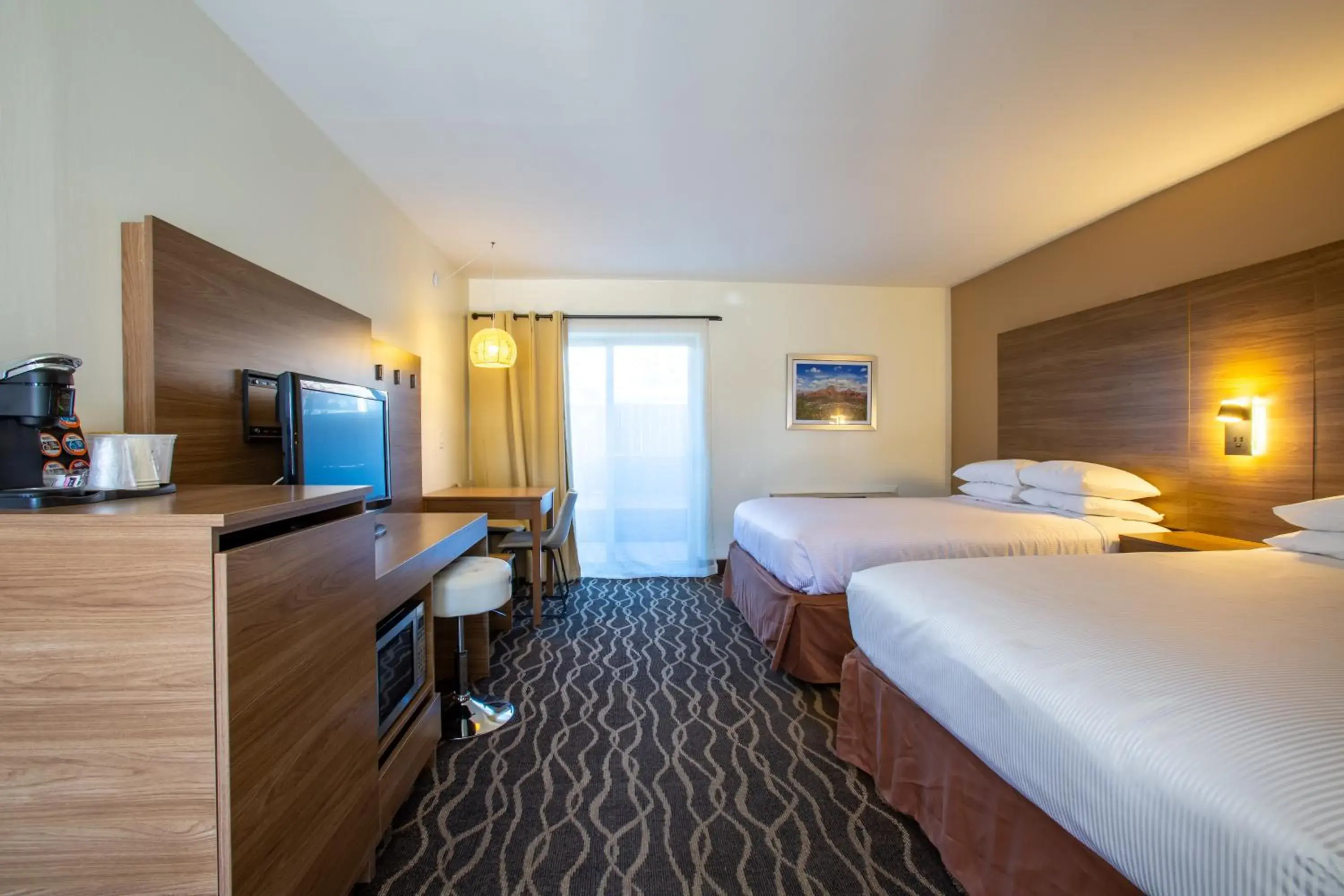 TV and multimedia, Bed in Dreamcatcher Inn of Sedona TV and multimedia, Bed in Dreamcatcher Inn of Sedona