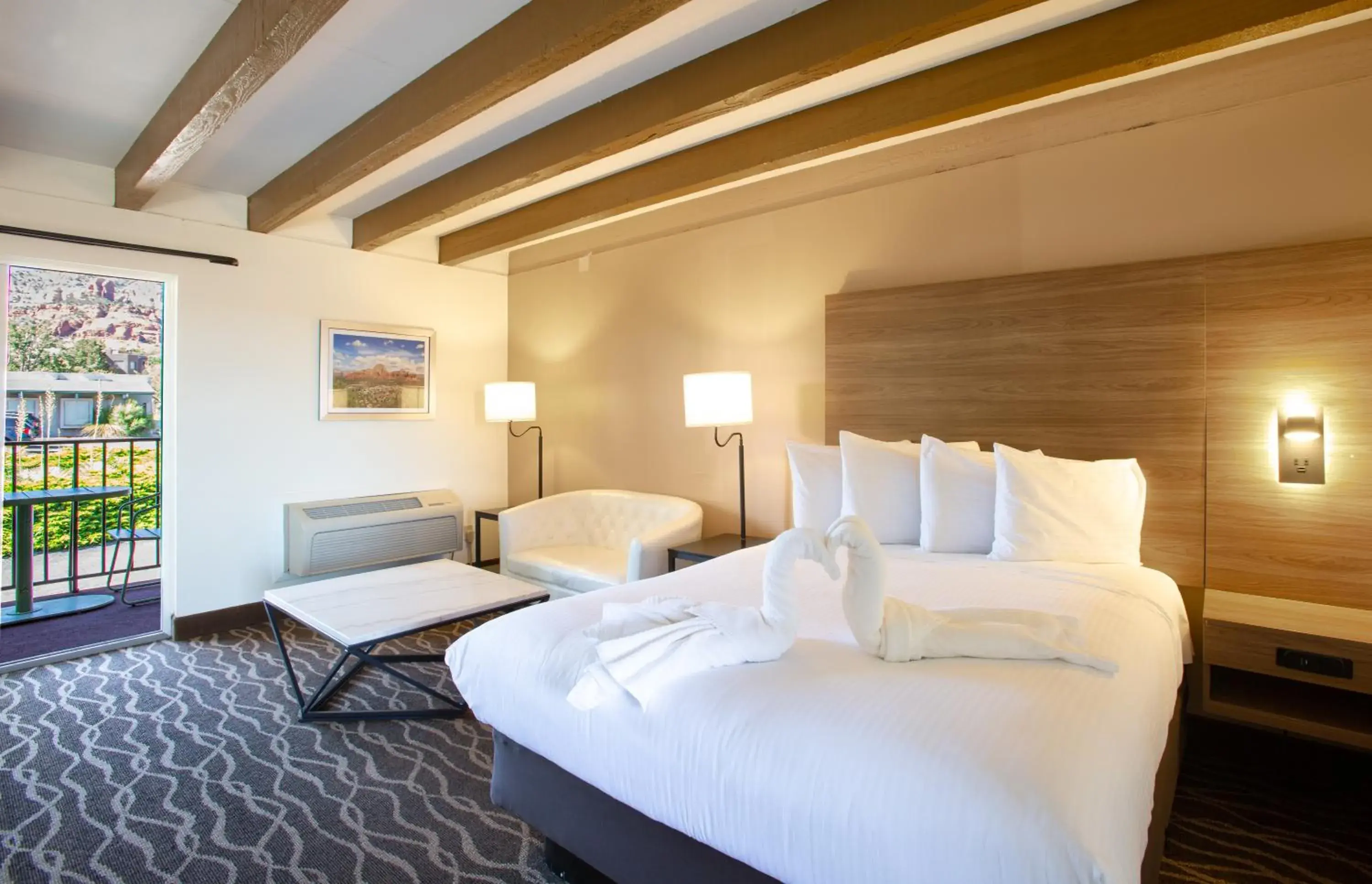 Mountain view, Bed in Dreamcatcher Inn of Sedona Mountain view, Bed in Dreamcatcher Inn of Sedona