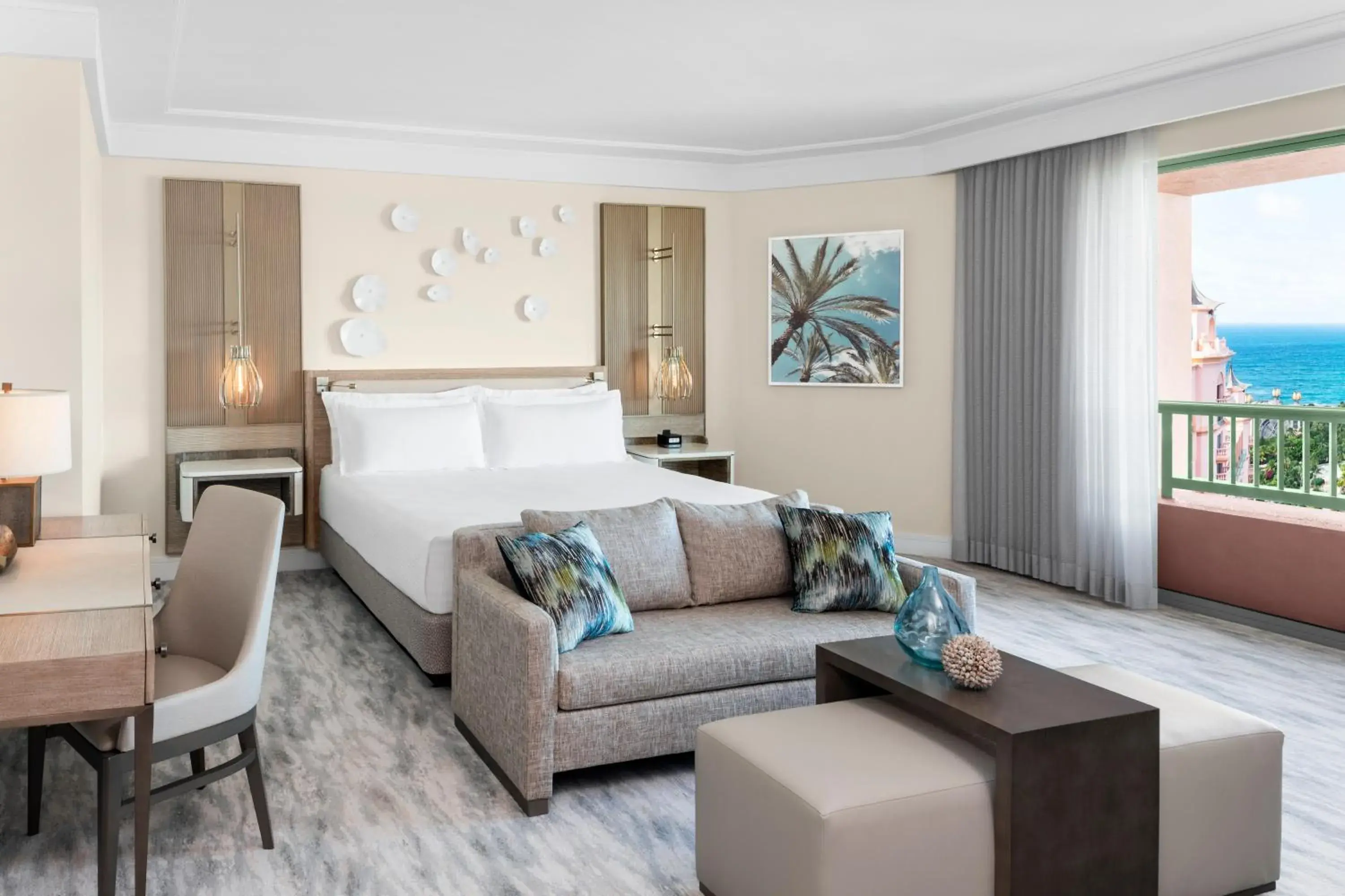 Bedroom in The Royal at Atlantis Bedroom in The Royal at Atlantis