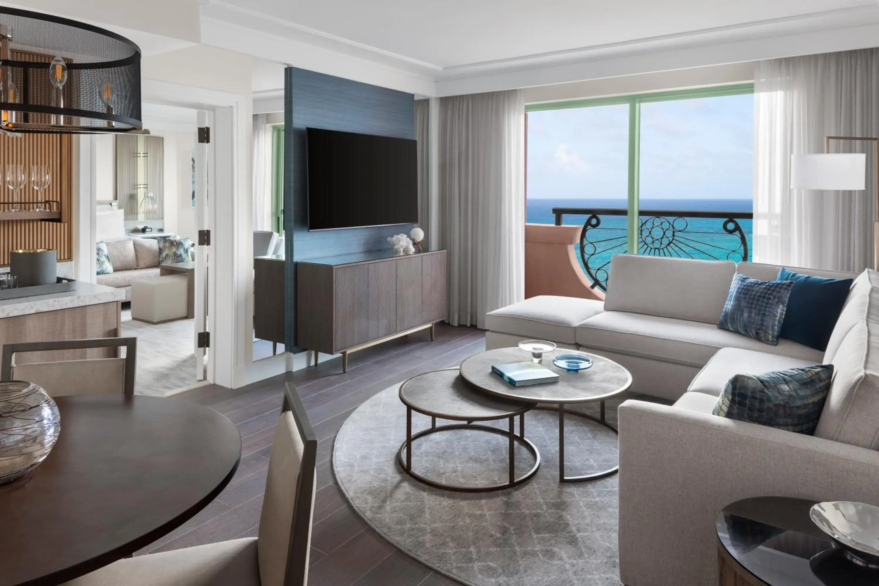 Living room in The Royal at Atlantis Living room in The Royal at Atlantis