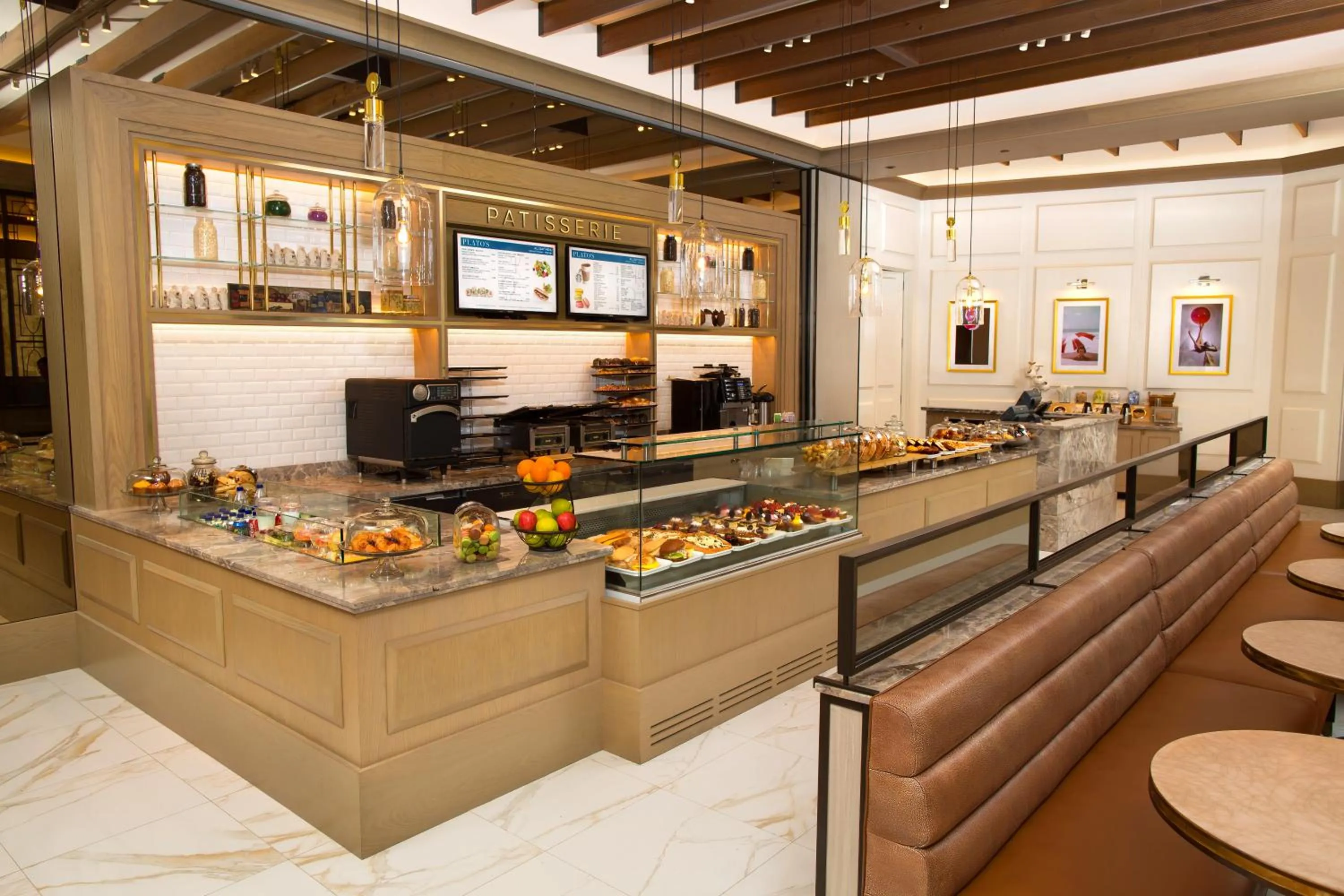 Restaurant/places to eat in The Royal at Atlantis