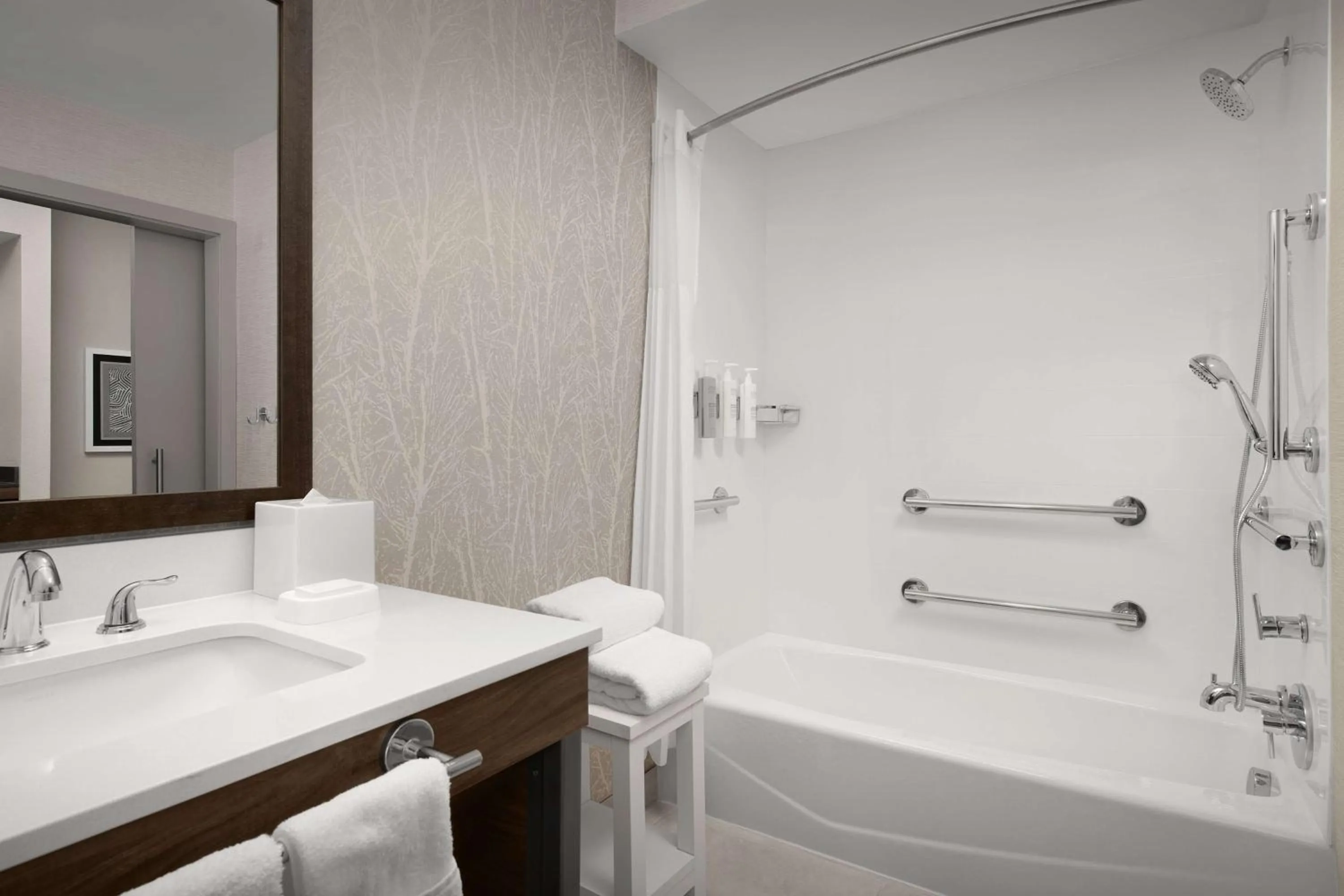 Bathroom in Hampton Inn & Suites Paso Robles