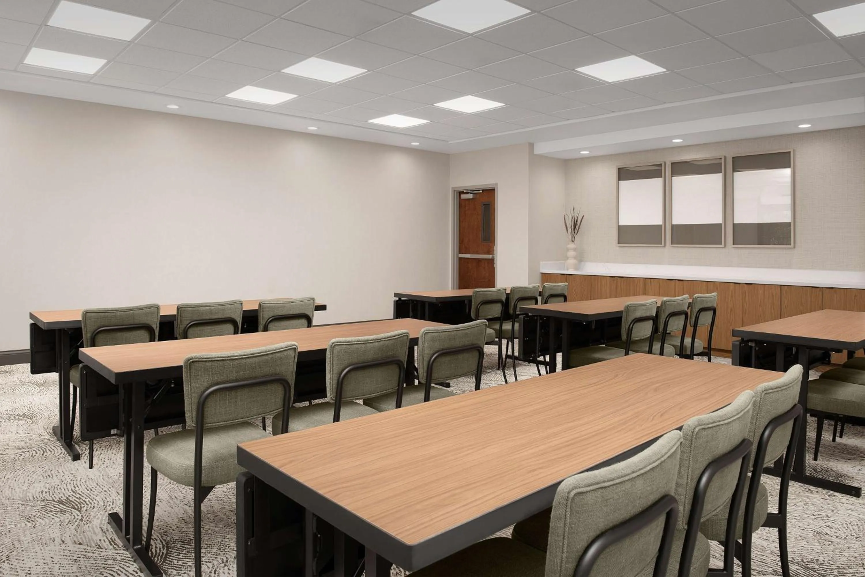 Meeting/conference room in Hampton Inn & Suites Paso Robles