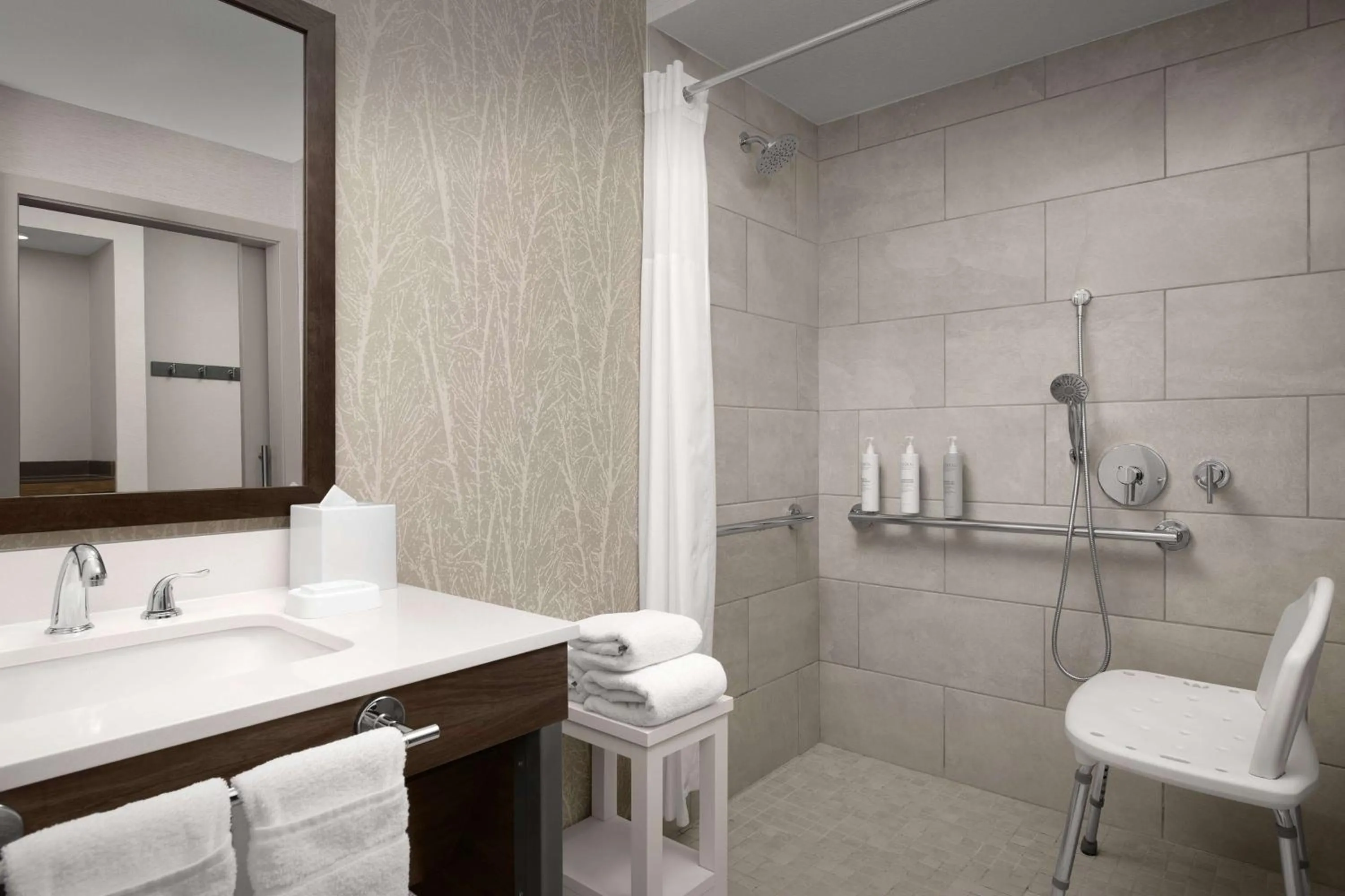 Bathroom in Hampton Inn & Suites Paso Robles