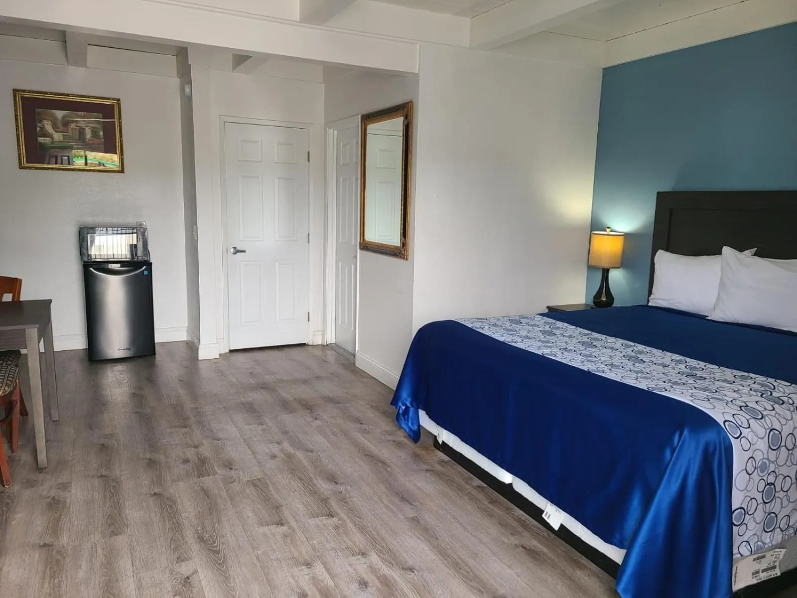 Bed in All Seasons Lodge