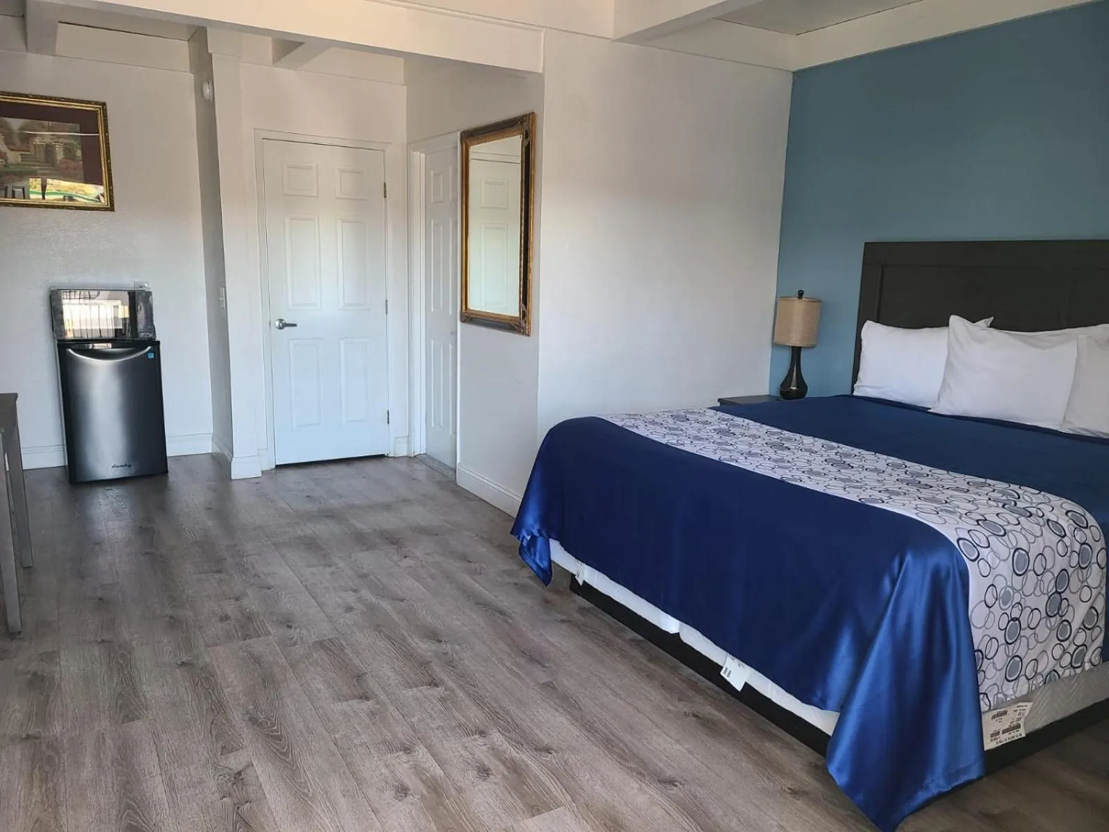 Bed in All Seasons Lodge