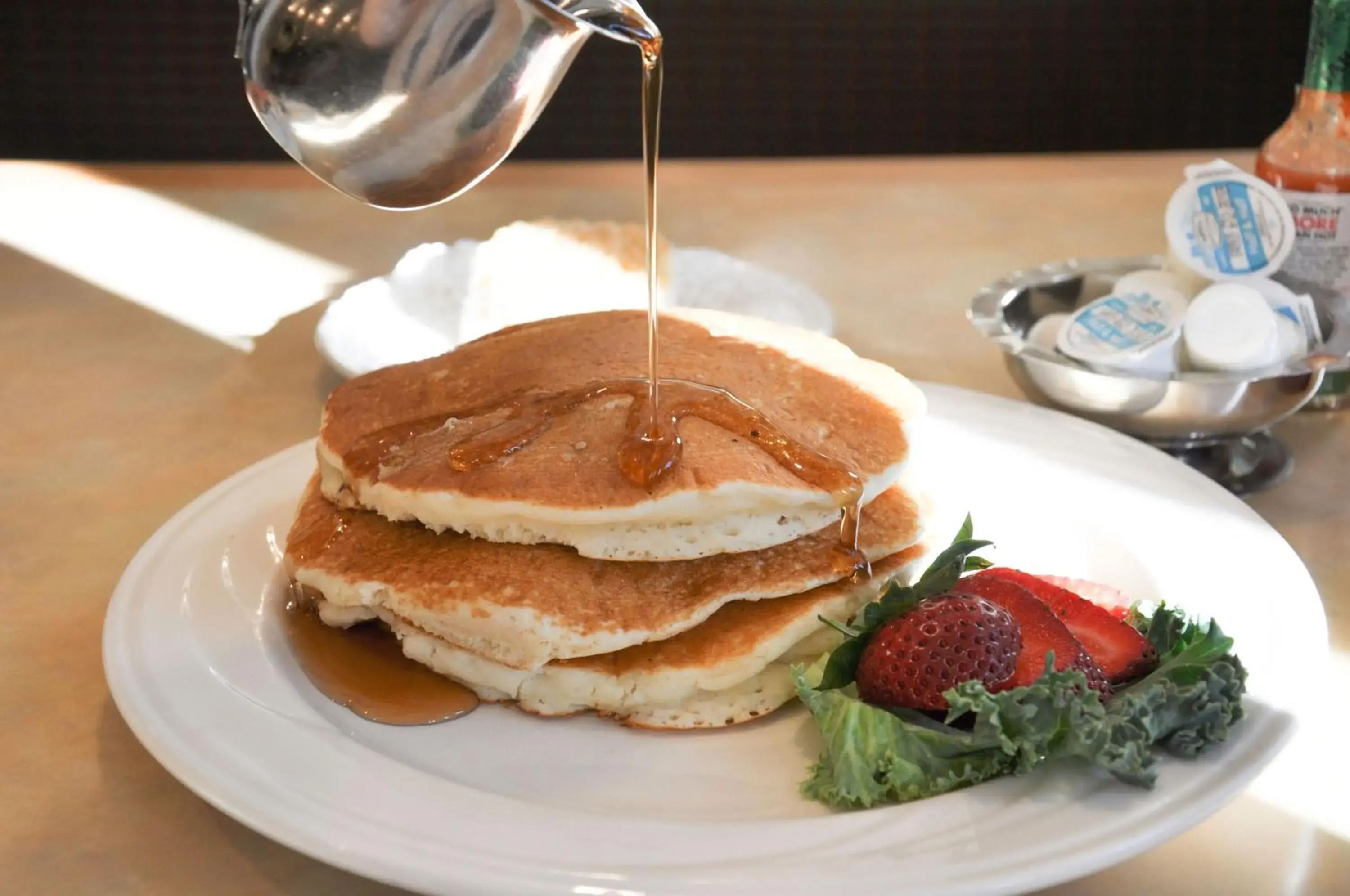 Food in Piccadilly Inn Airport Food in Piccadilly Inn Airport