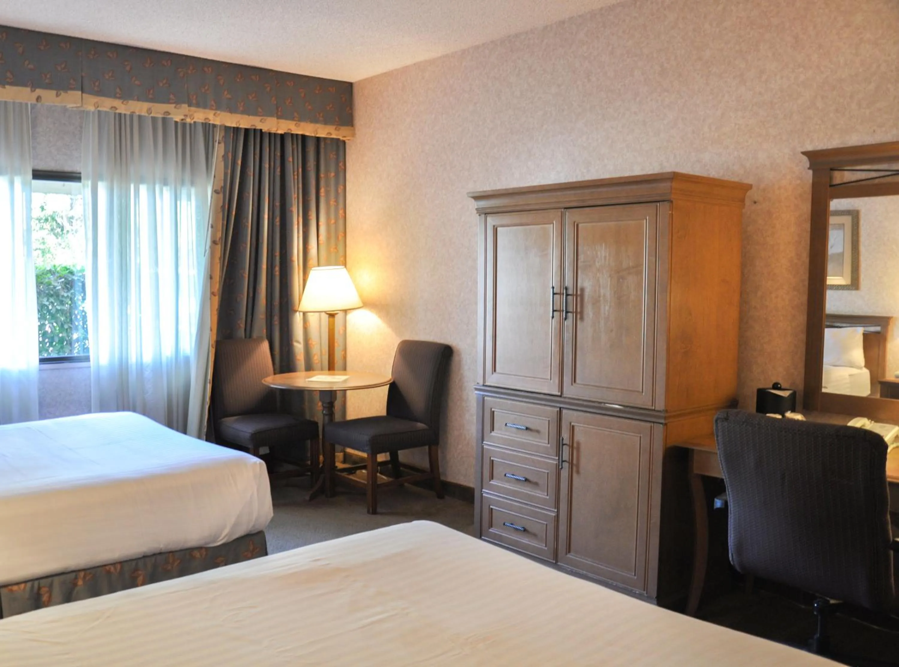 Bedroom, Bed in Piccadilly Inn Airport