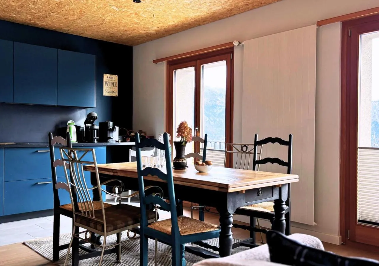 Dining area in B&B La Forge de Diogne - luxury and cosy alpine lodge