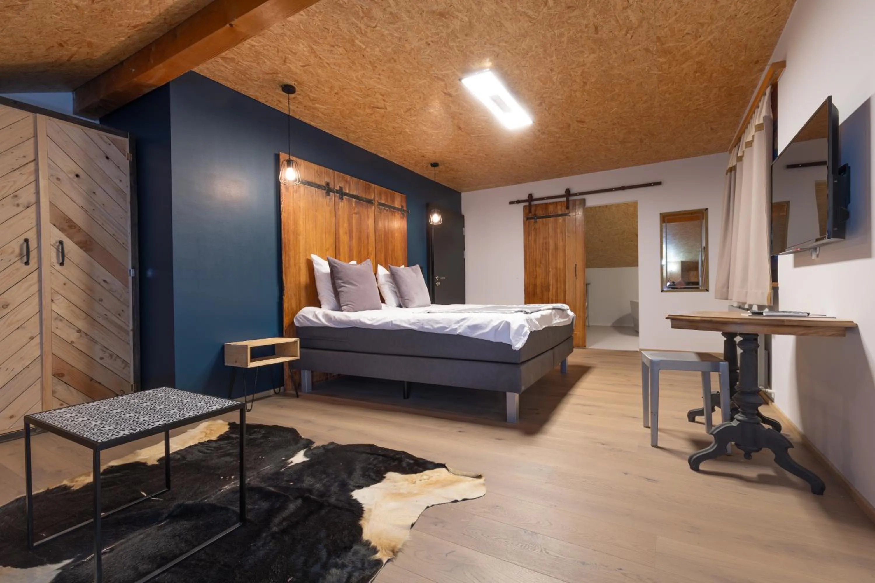 Deluxe King Room in B&B La Forge de Diogne - luxury and cosy alpine lodge