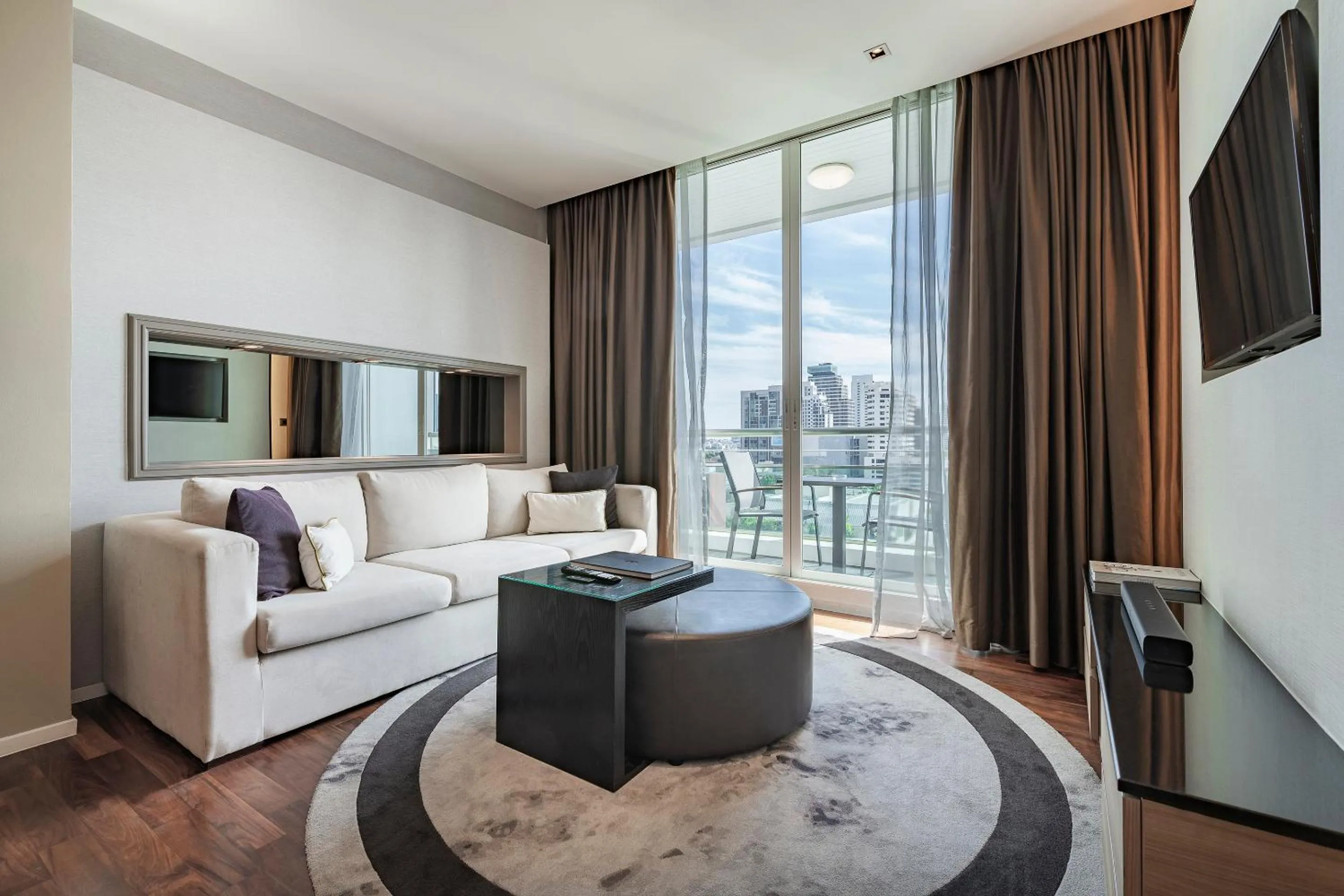 TV and multimedia in MUU Bangkok, Small Luxury Hotels of the World