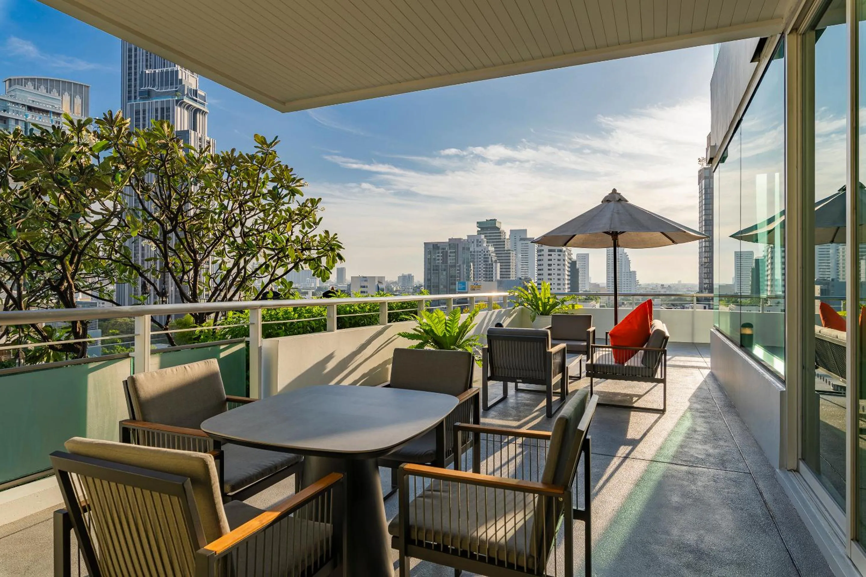 Day in MUU Bangkok, Small Luxury Hotels of the World