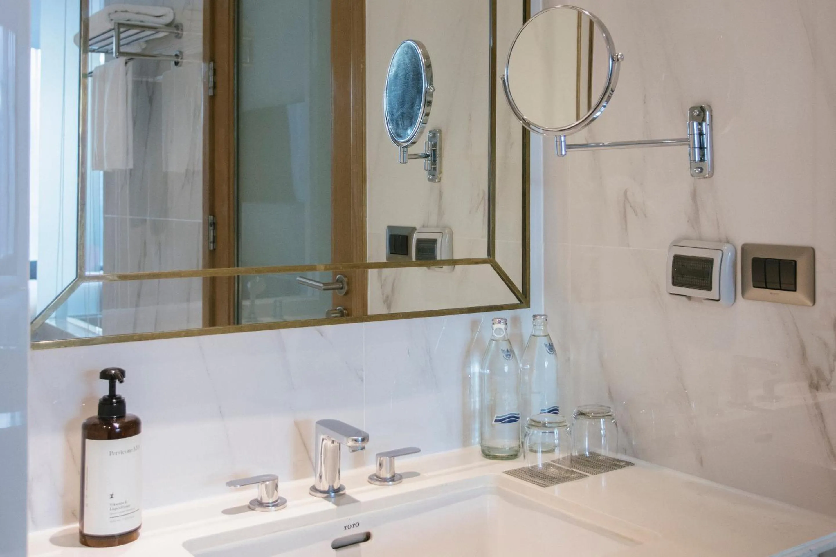 Bathroom in MUU Bangkok, Small Luxury Hotels of the World