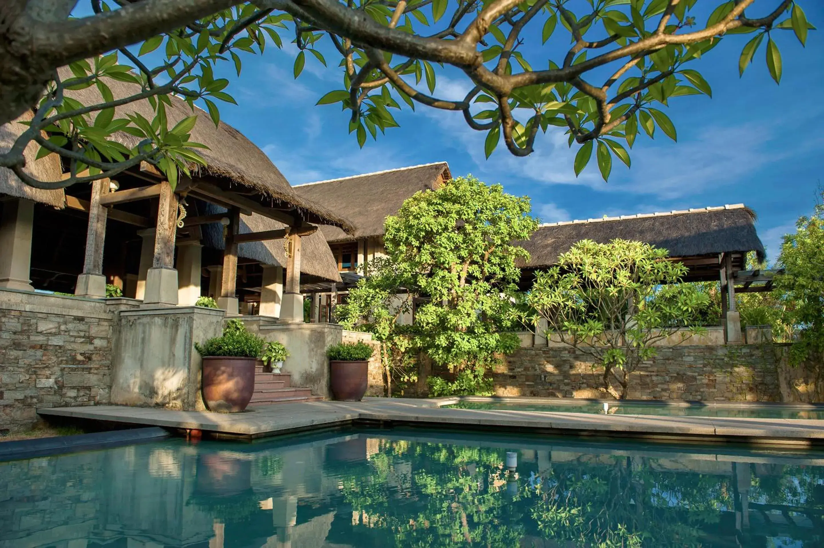 Facade/entrance in Sun Spa Resort & Villa Facade/entrance in Sun Spa Resort & Villa