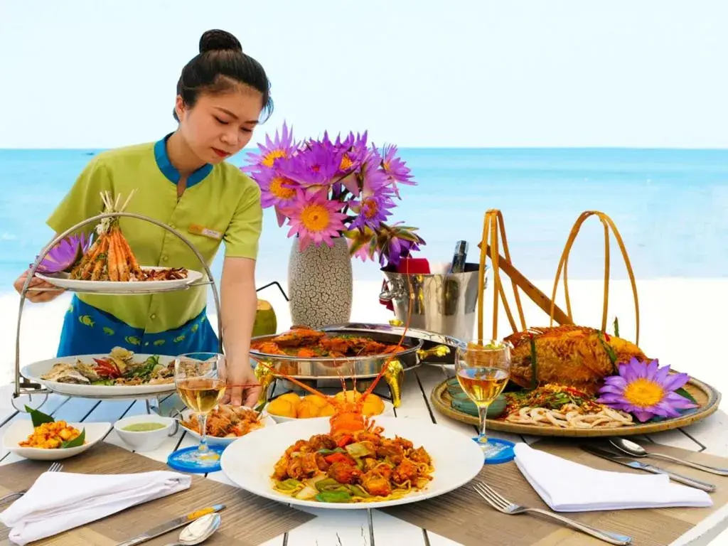 Food and drinks in Sun Spa Resort & Villa Food and drinks in Sun Spa Resort & Villa