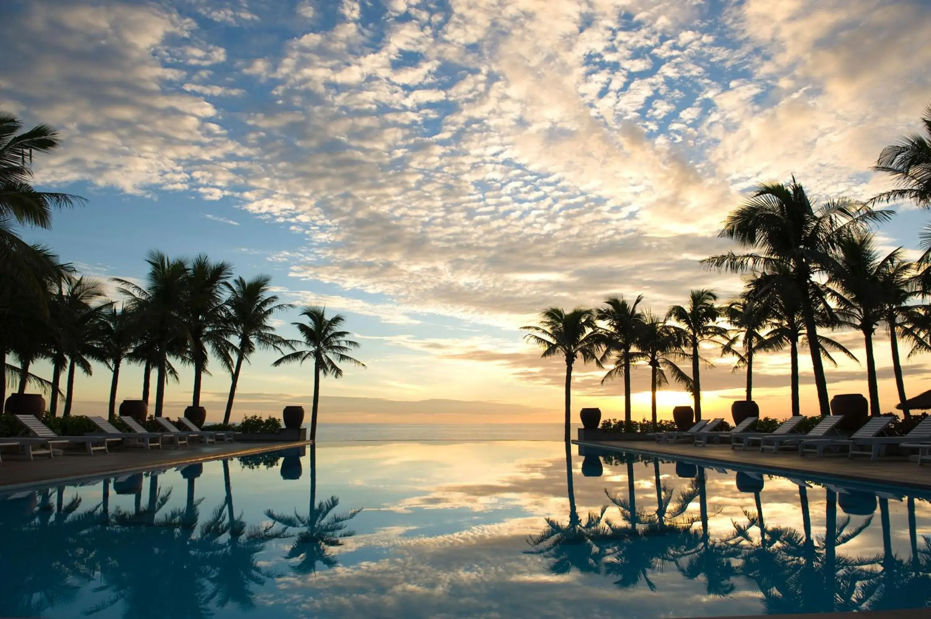 Facade/entrance in Sun Spa Resort & Villa Facade/entrance in Sun Spa Resort & Villa