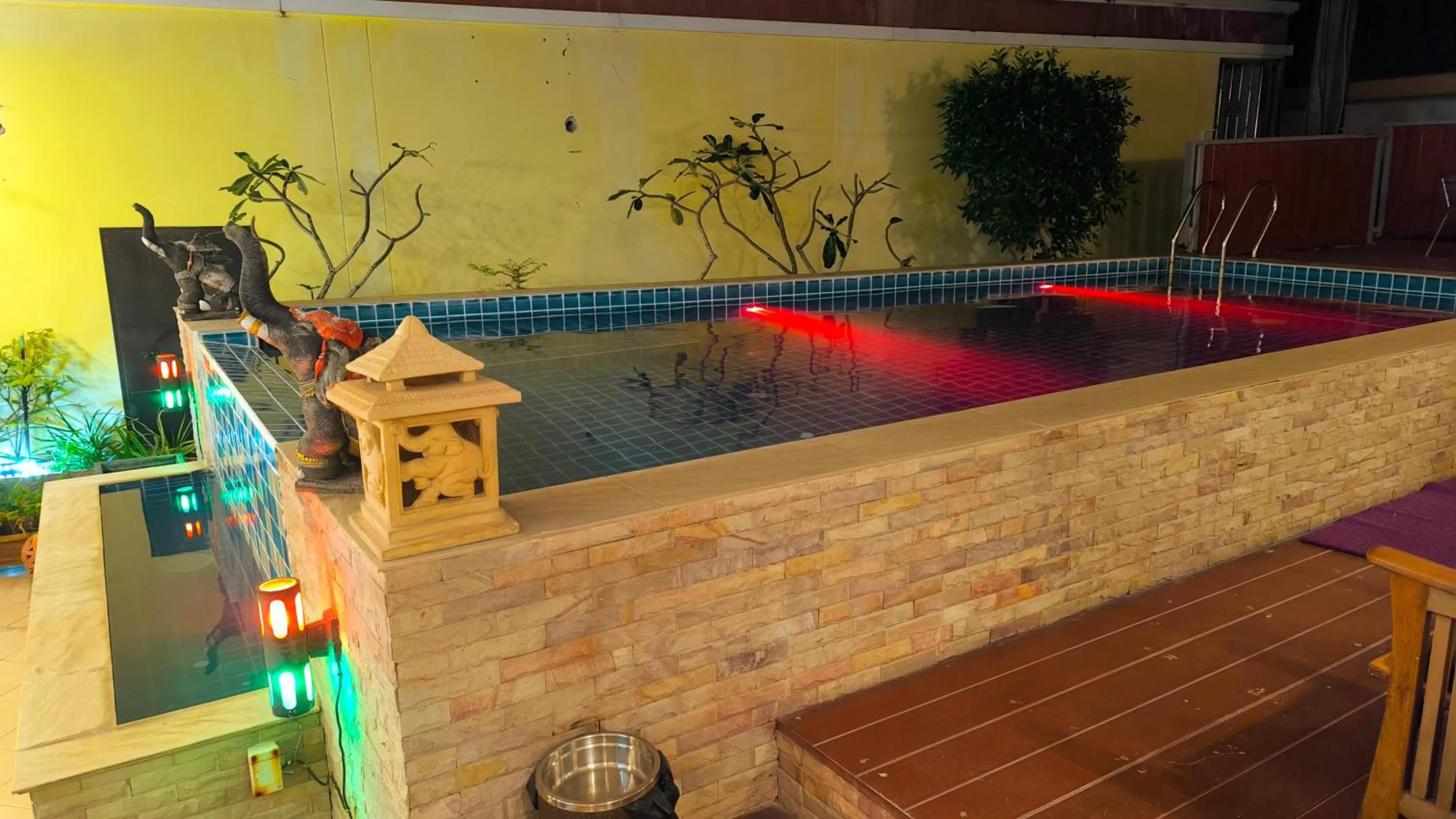 Swimming pool in Green Harbor Hotel & Service Apartment