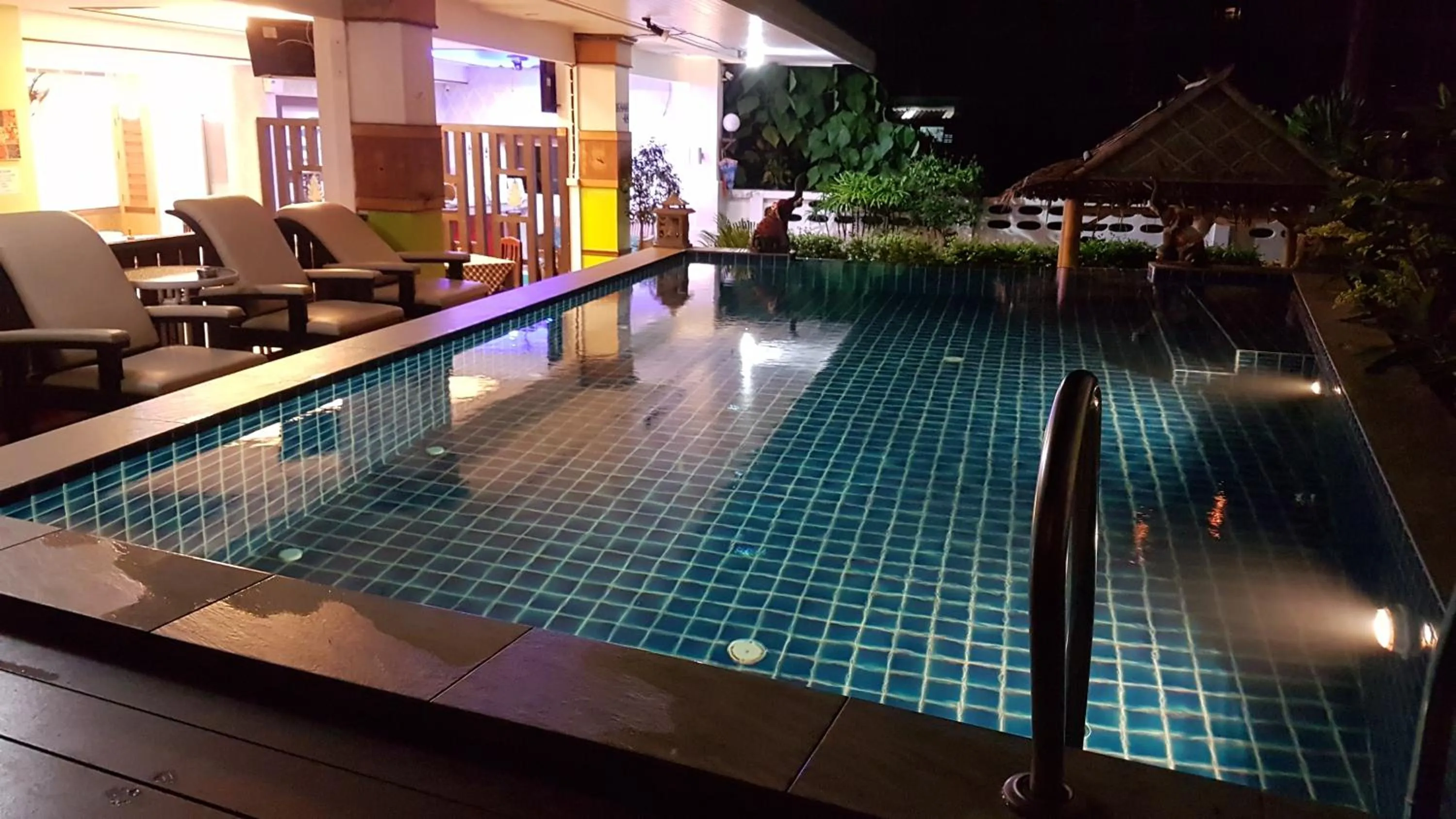 Swimming pool in Green Harbor Hotel & Service Apartment