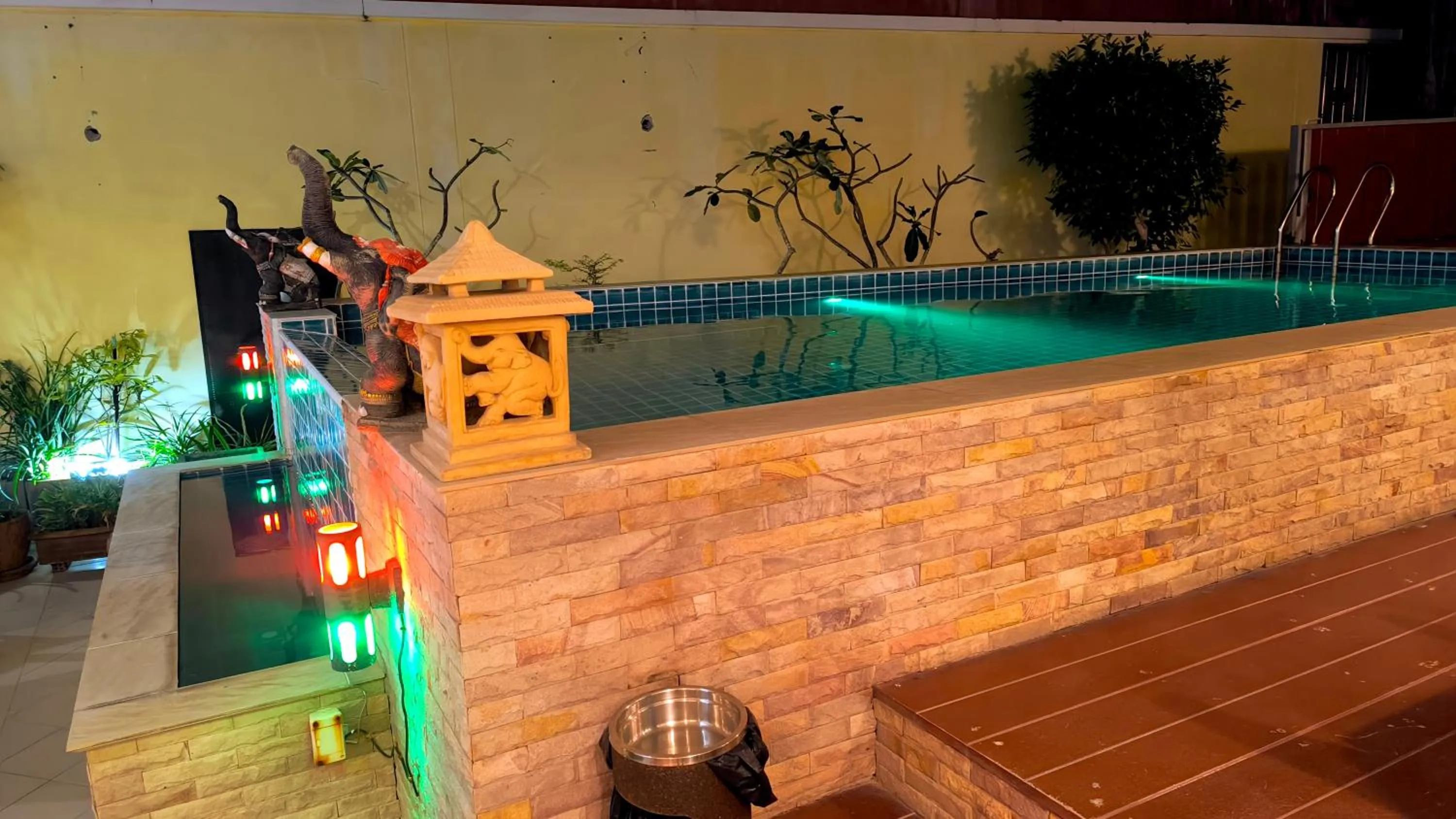 Swimming pool in Green Harbor Hotel & Service Apartment