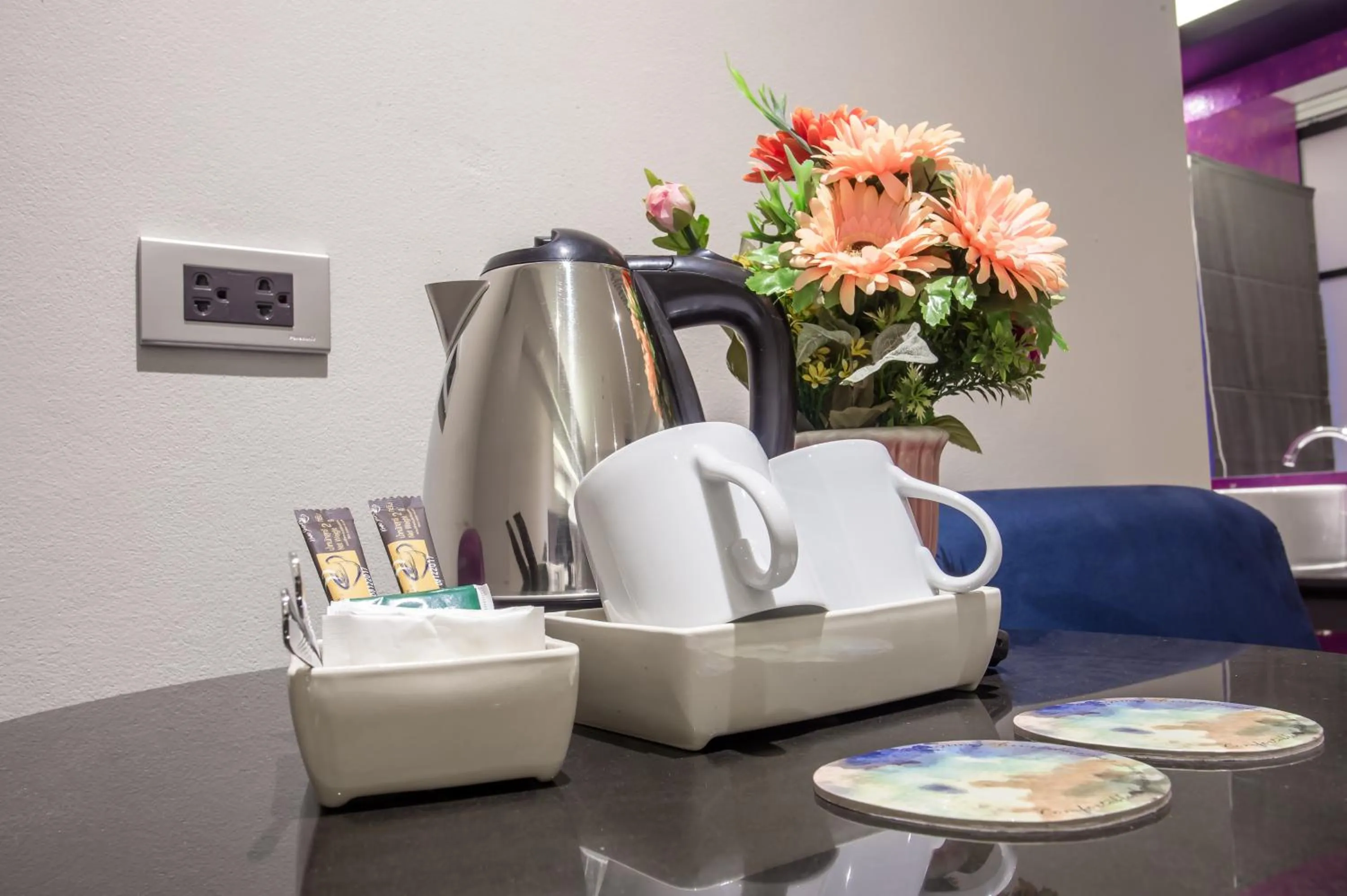 Coffee/tea facilities in Nouvo City Hotel