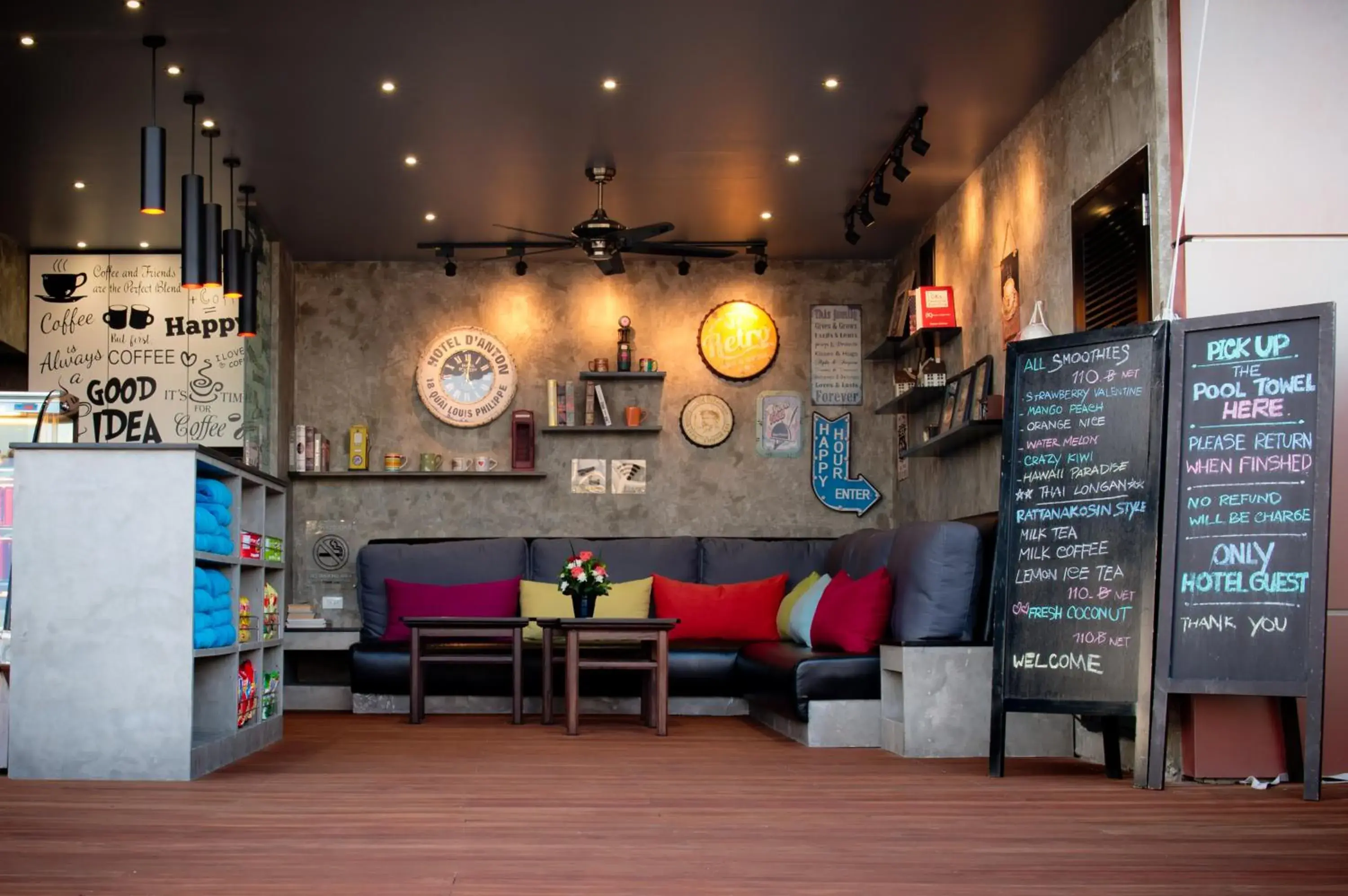 Swimming pool in Nouvo City Hotel Swimming pool in Nouvo City Hotel