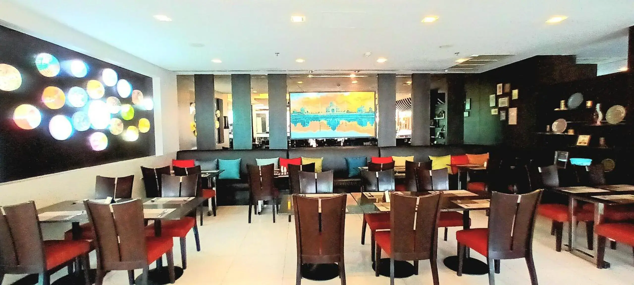 Restaurant/places to eat in Nouvo City Hotel Restaurant/places to eat in Nouvo City Hotel
