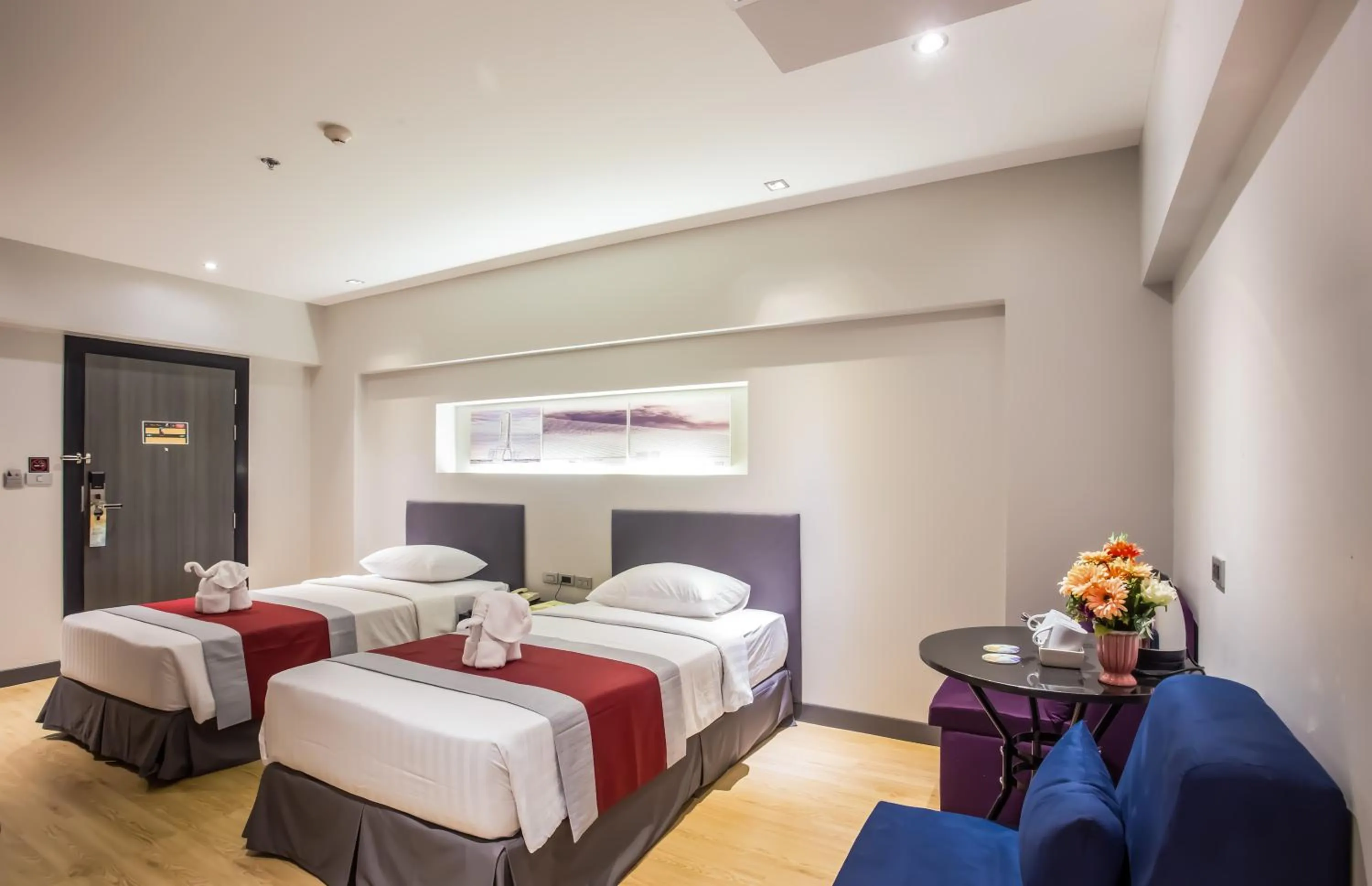 Decorative detail, Bed in Nouvo City Hotel