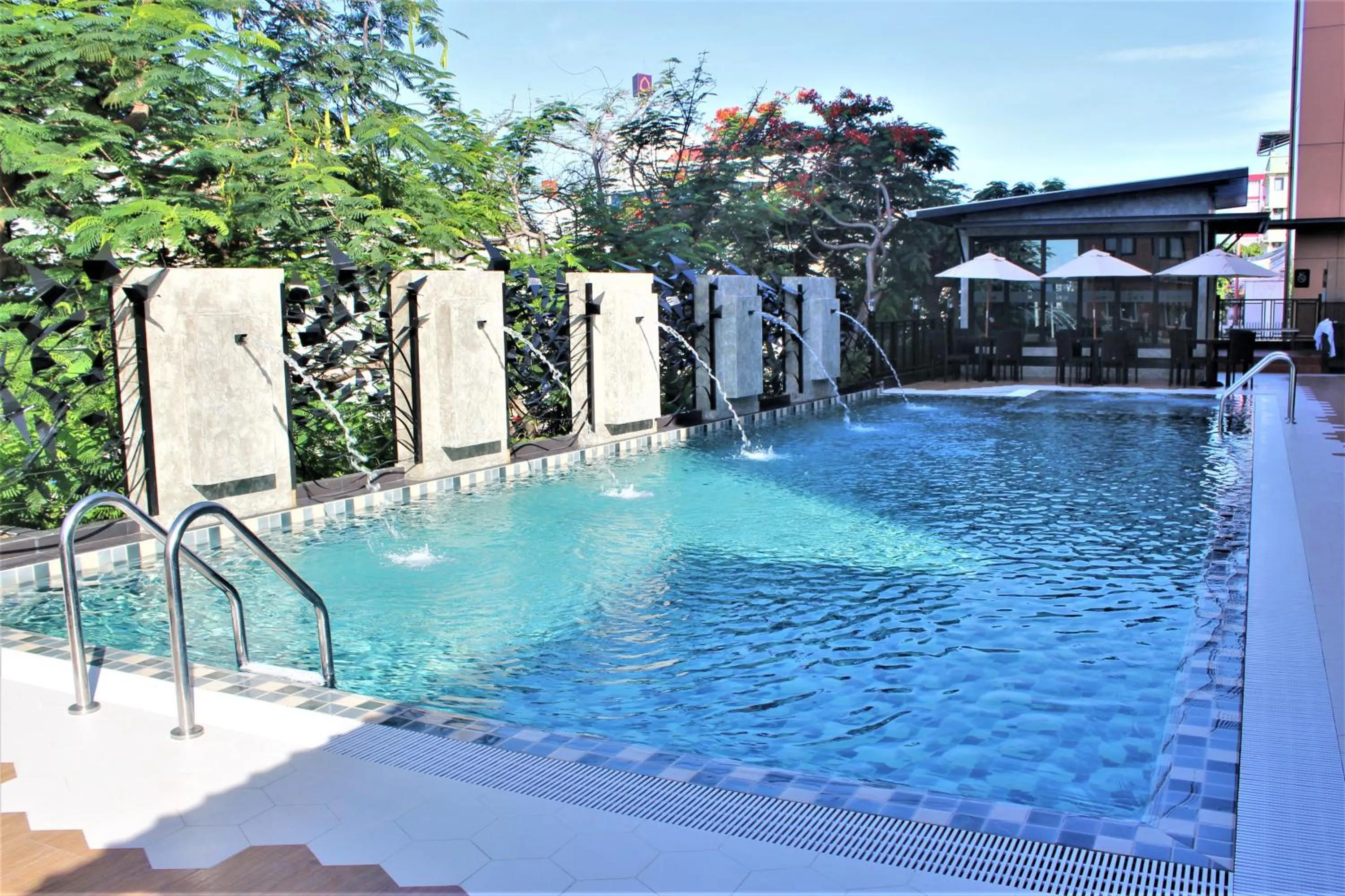 Swimming pool in Nouvo City Hotel