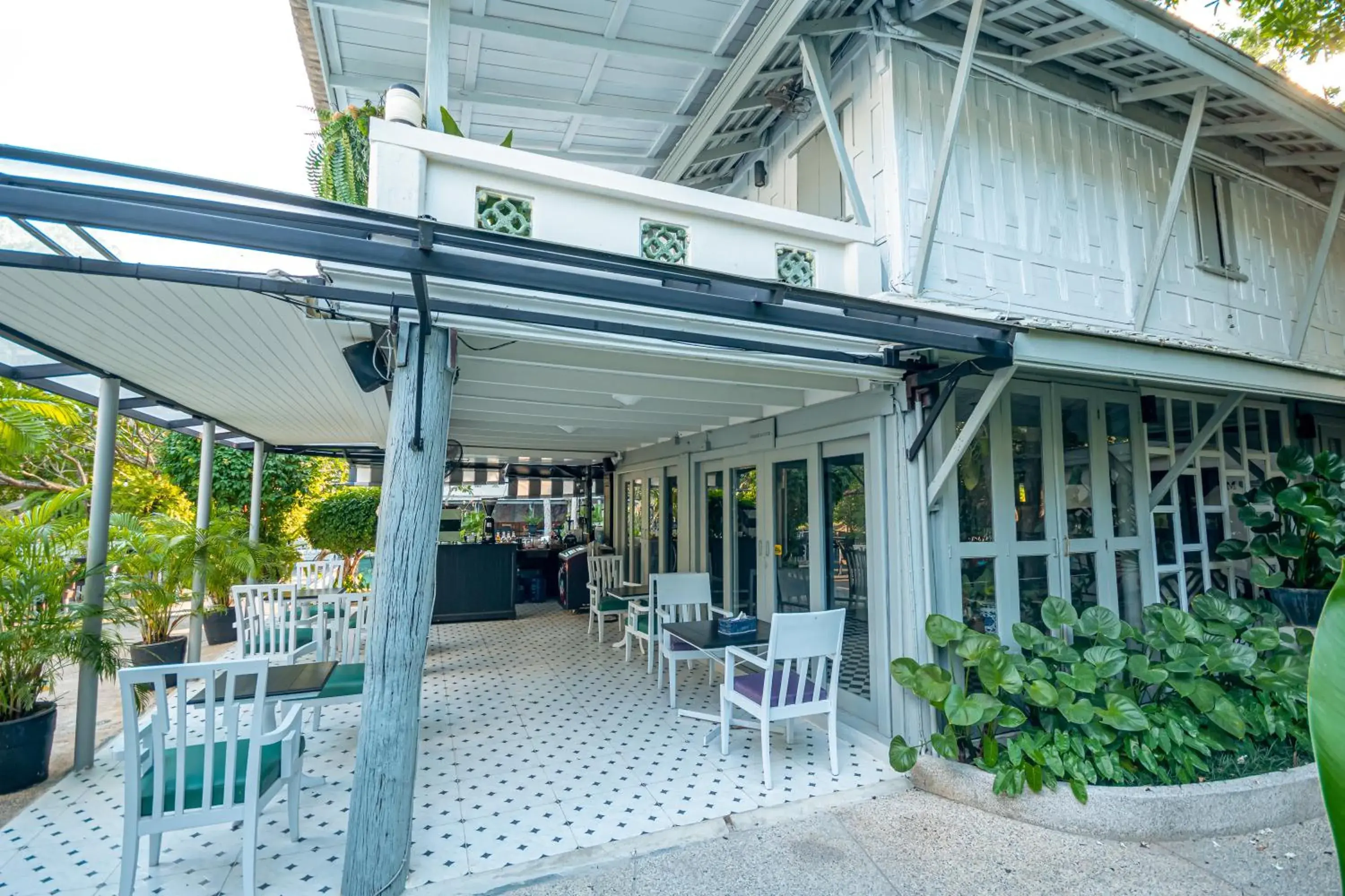 Zantiis Ndol Villas Zantiis Ndol Villas