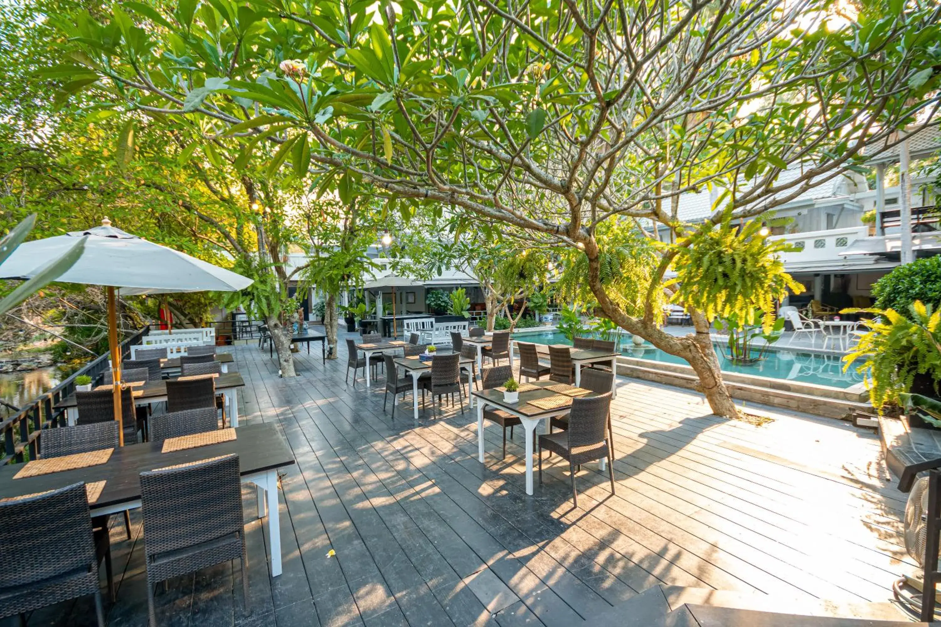 Zantiis Ndol Villas Zantiis Ndol Villas