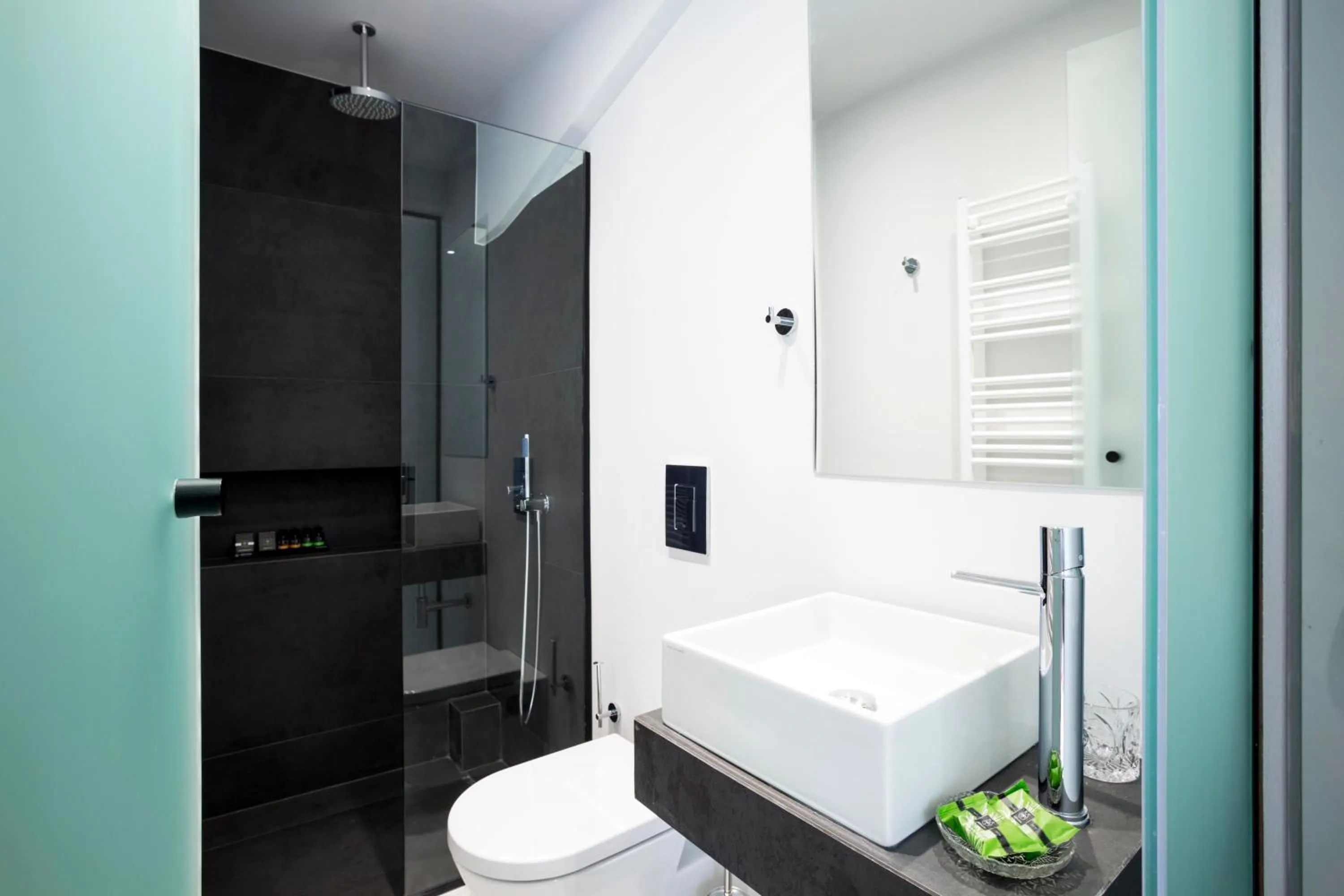 Bathroom, Bed in Vol.5