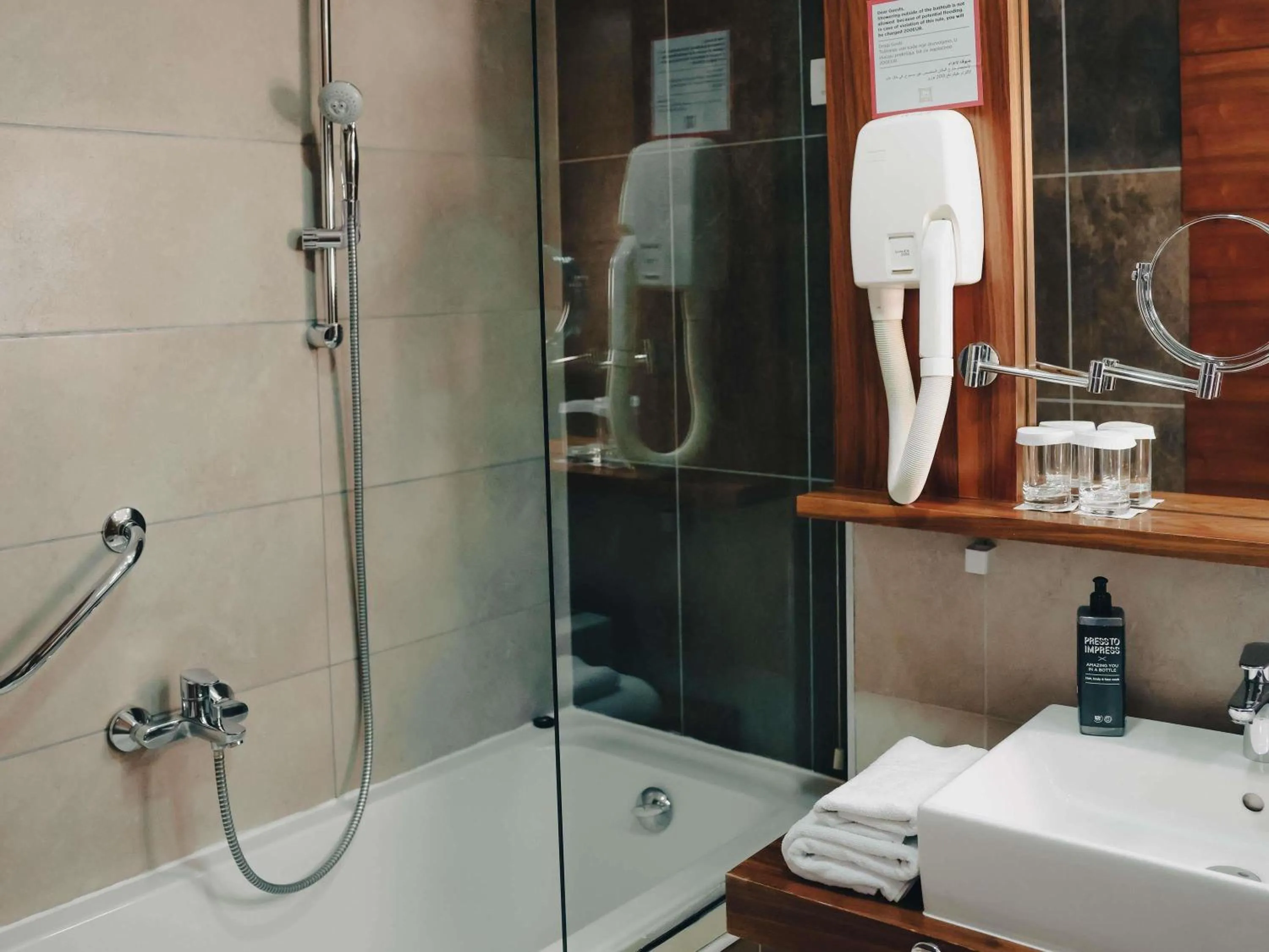 Bedroom in ibis Styles Sarajevo