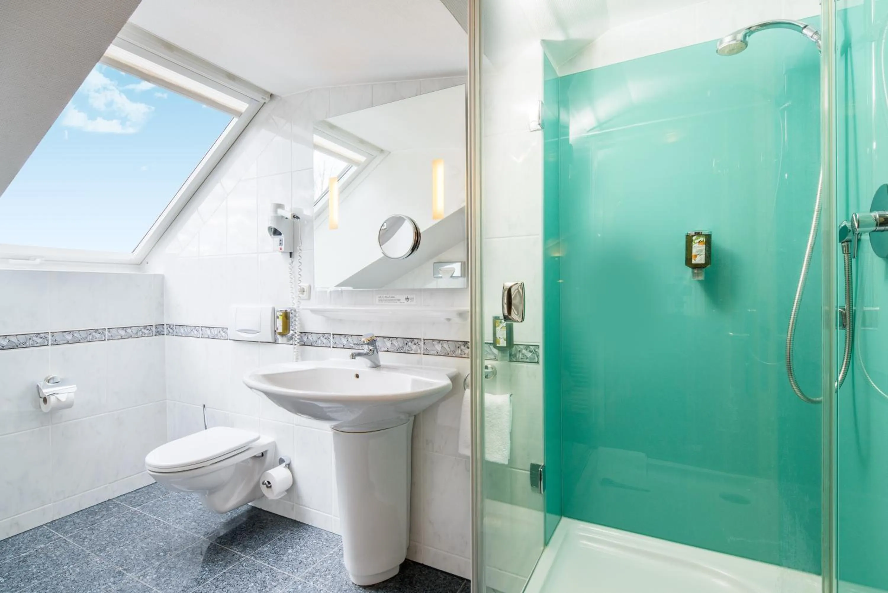 Bathroom in Hotel Asemann Planegg