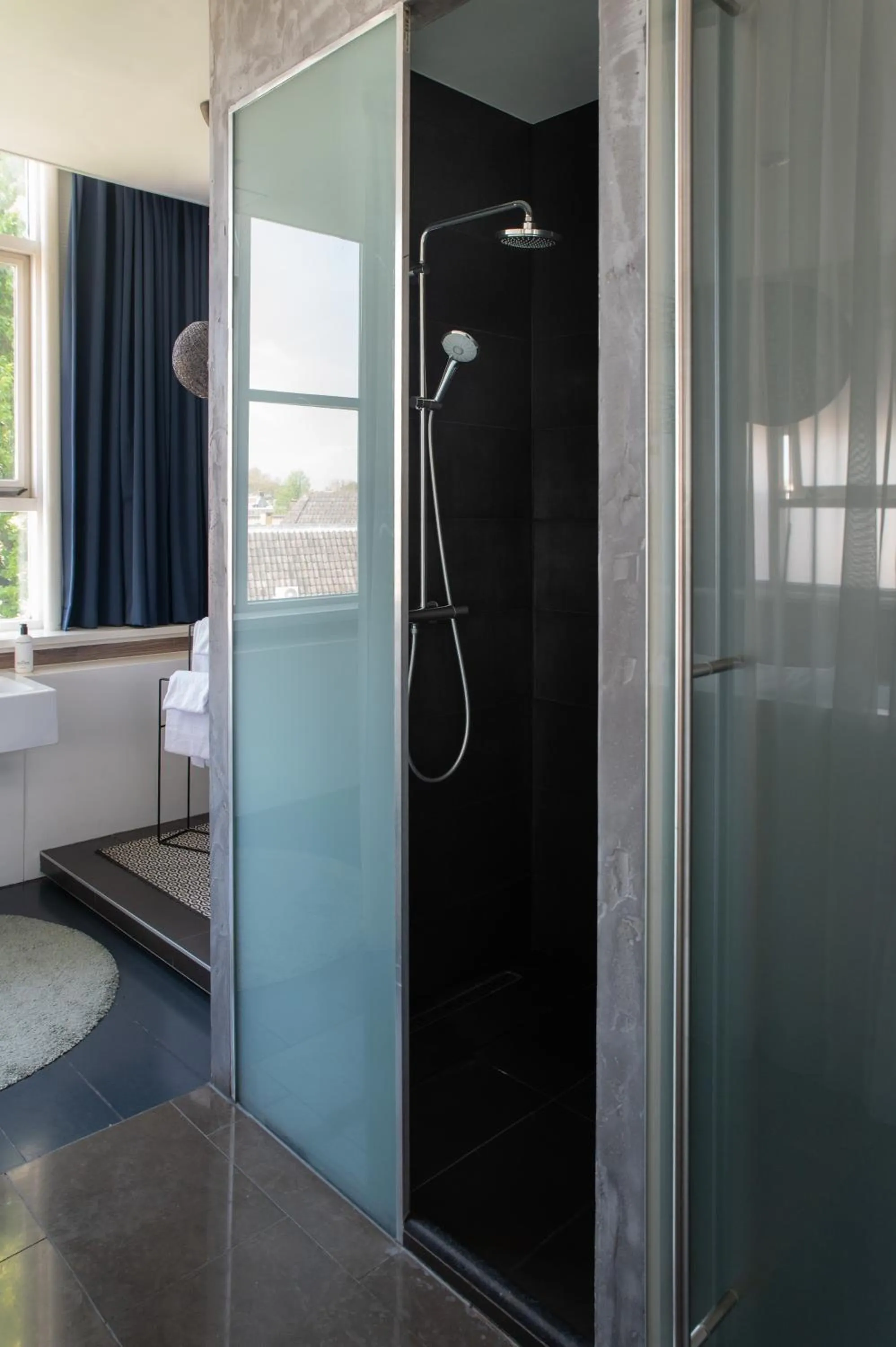 Shower in Anne&Max Boutique Hotel