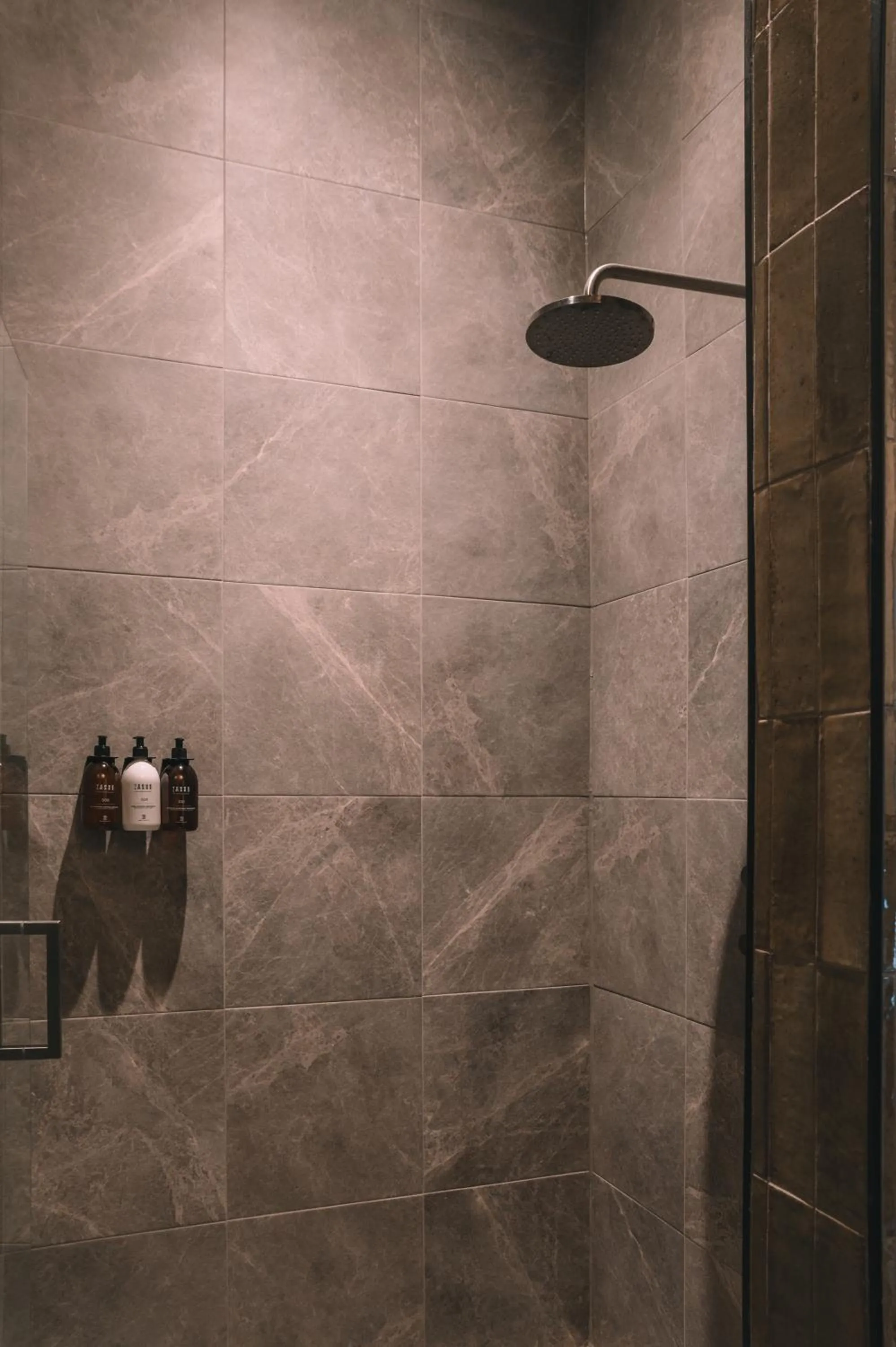 Shower in Anne&Max Boutique Hotel