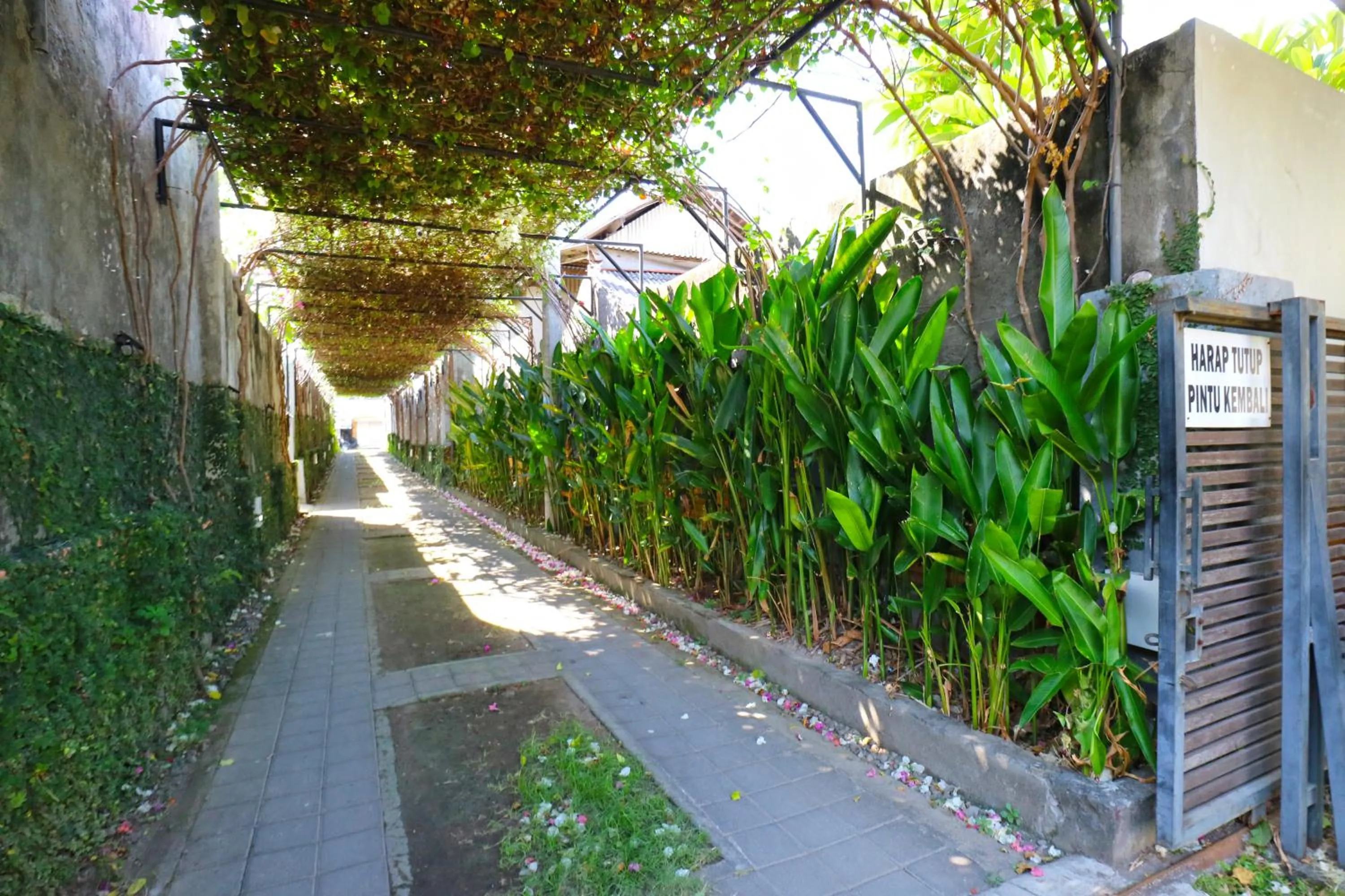 Area and facilities in Sayang Residence 2