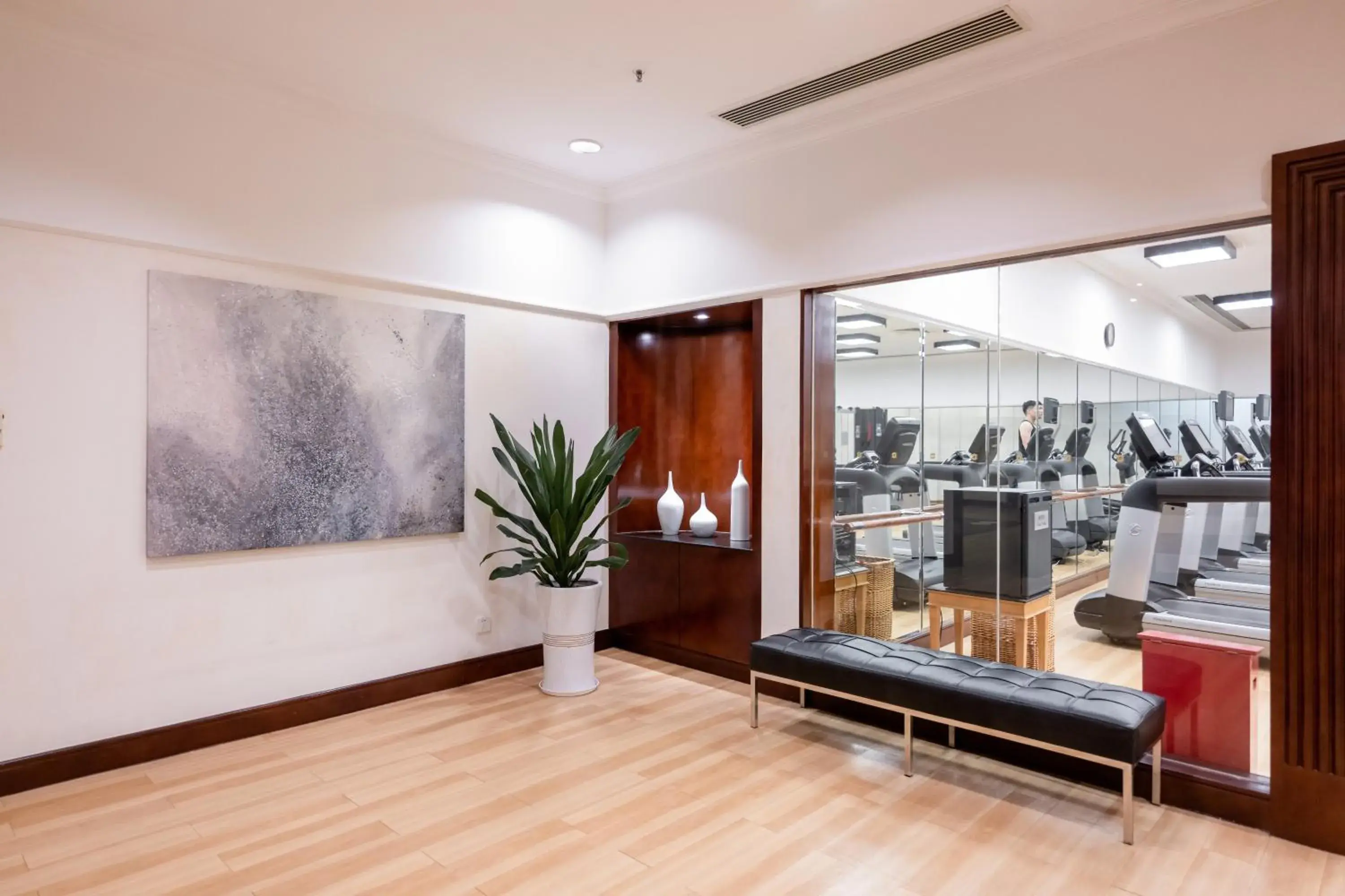 Fitness centre/facilities in Shangri-La Beihai Fitness centre/facilities in Shangri-La Beihai