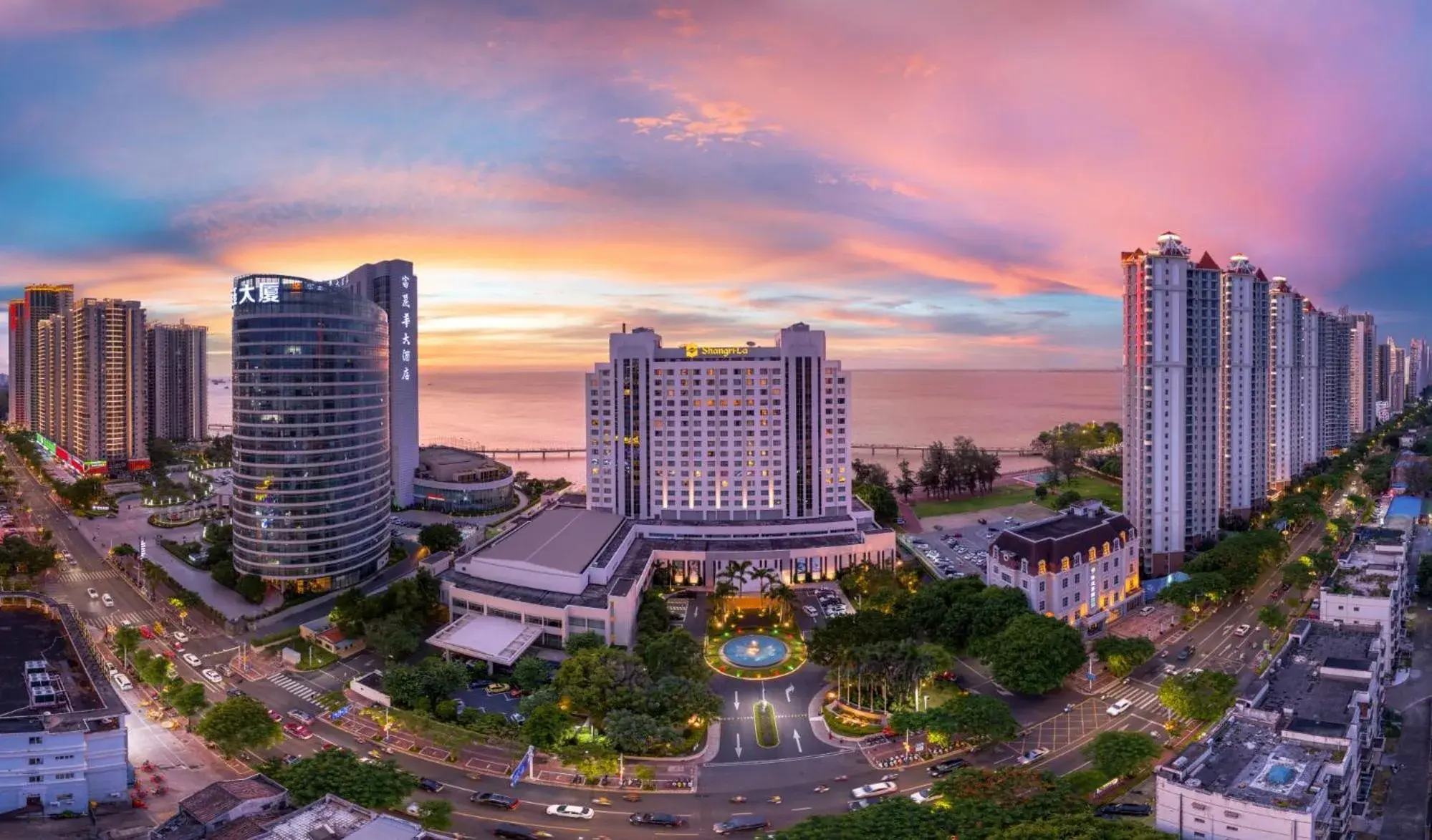 Property building in Shangri-La Beihai Property building in Shangri-La Beihai