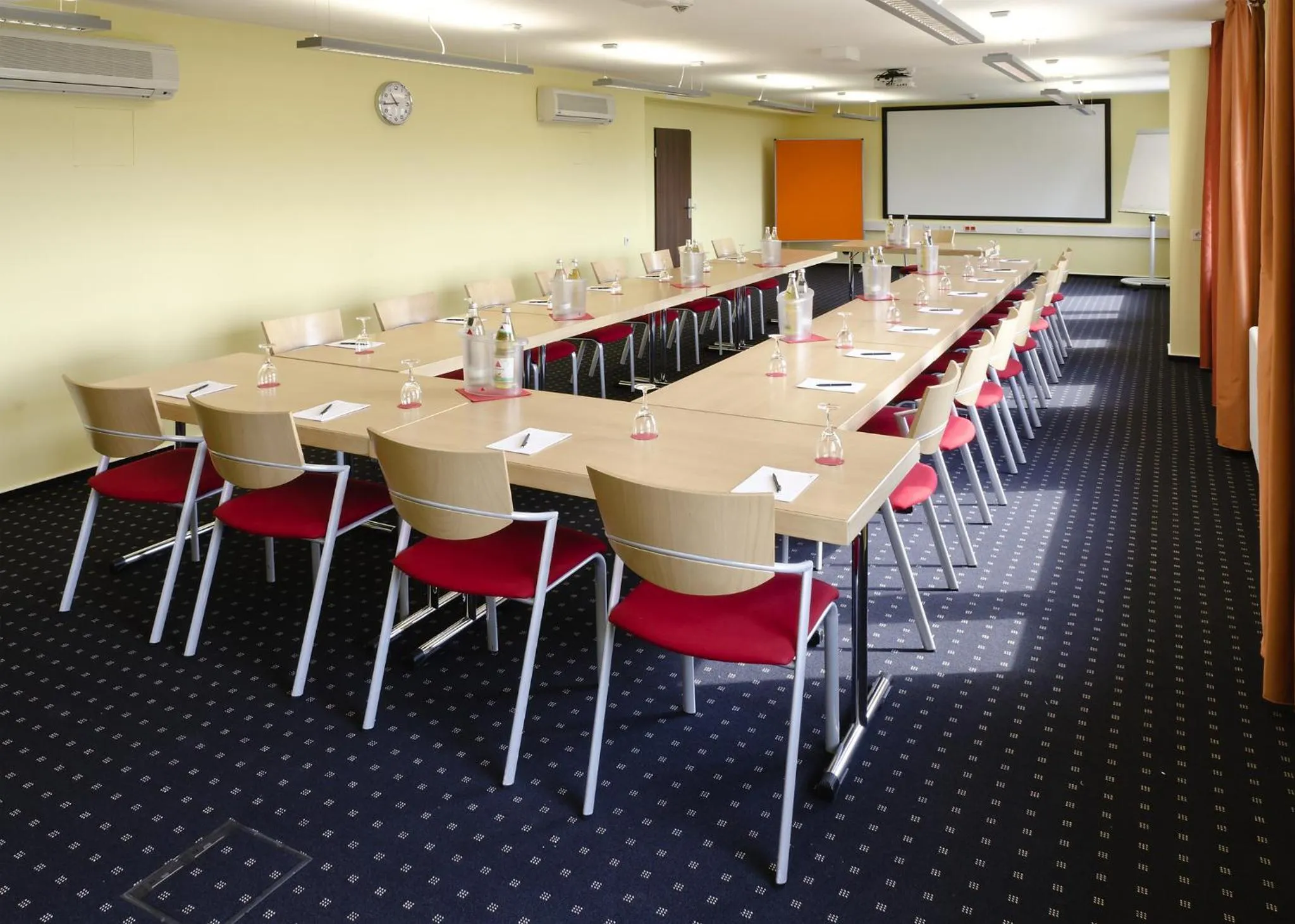 Business facilities in Phönix Hotel