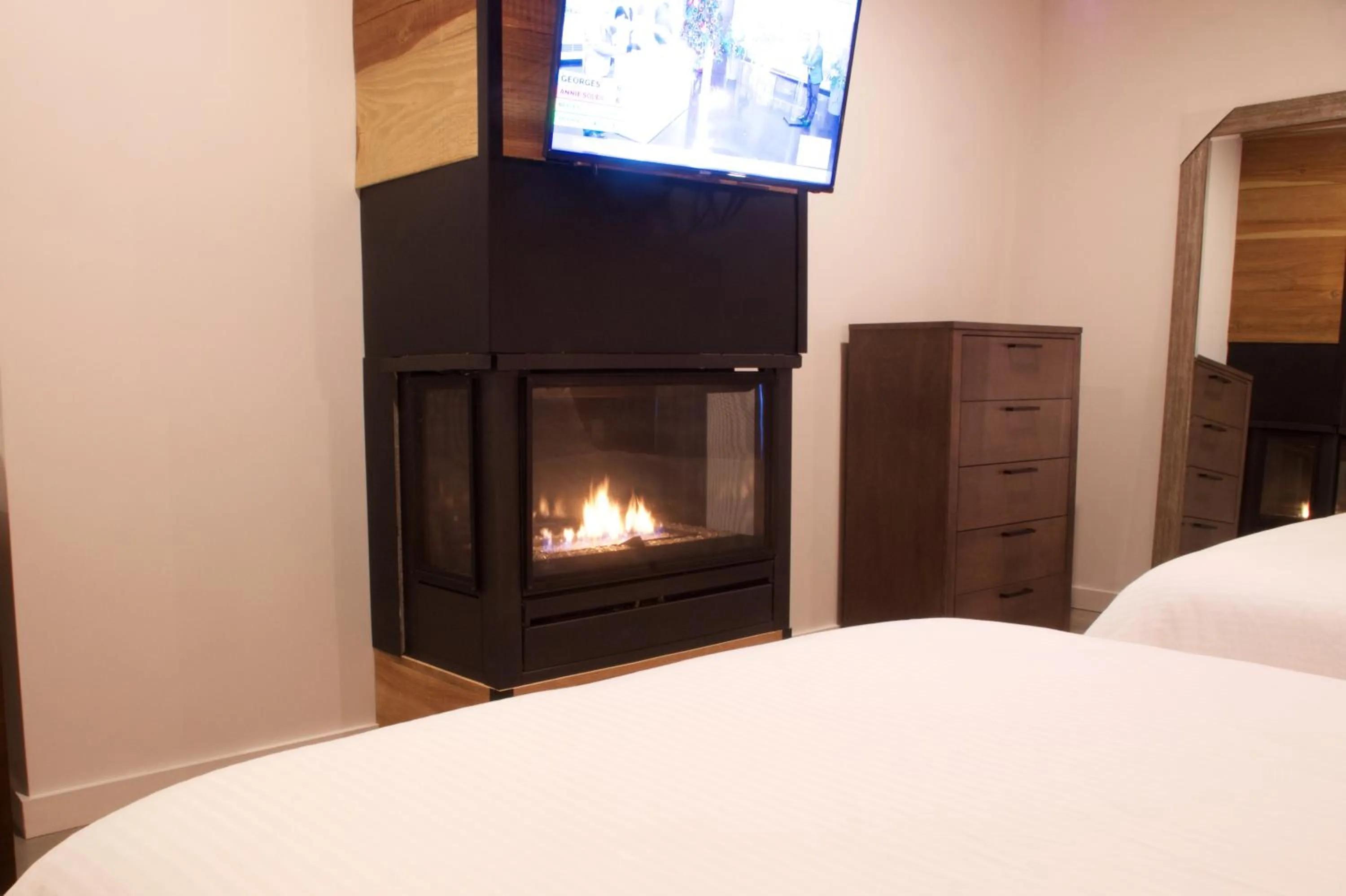 TV and multimedia, Bed in Rawdon Golf Resort